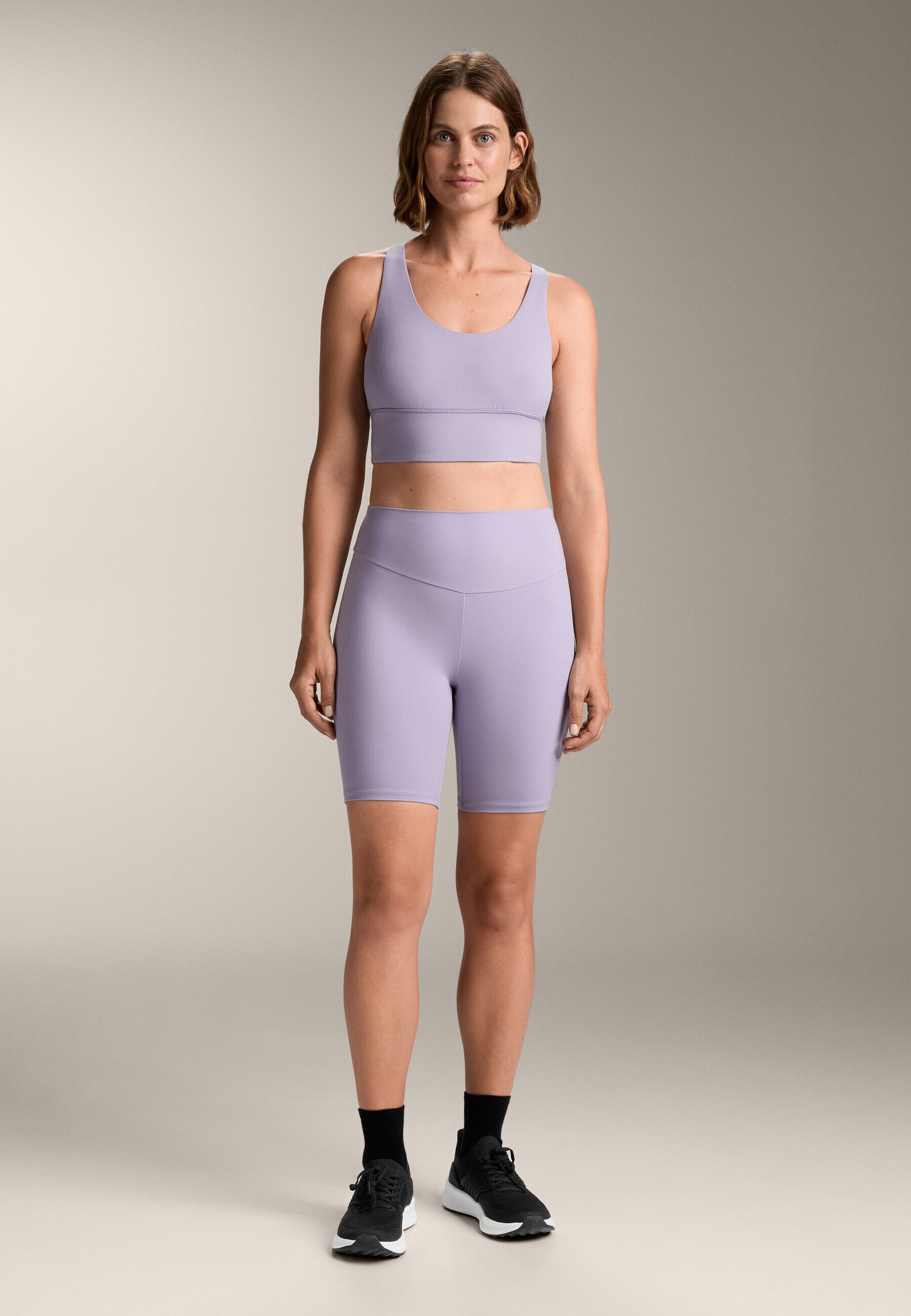 Short de sport OYSHO COMFORTLUX taille haute 20 cm, couleur or rose
