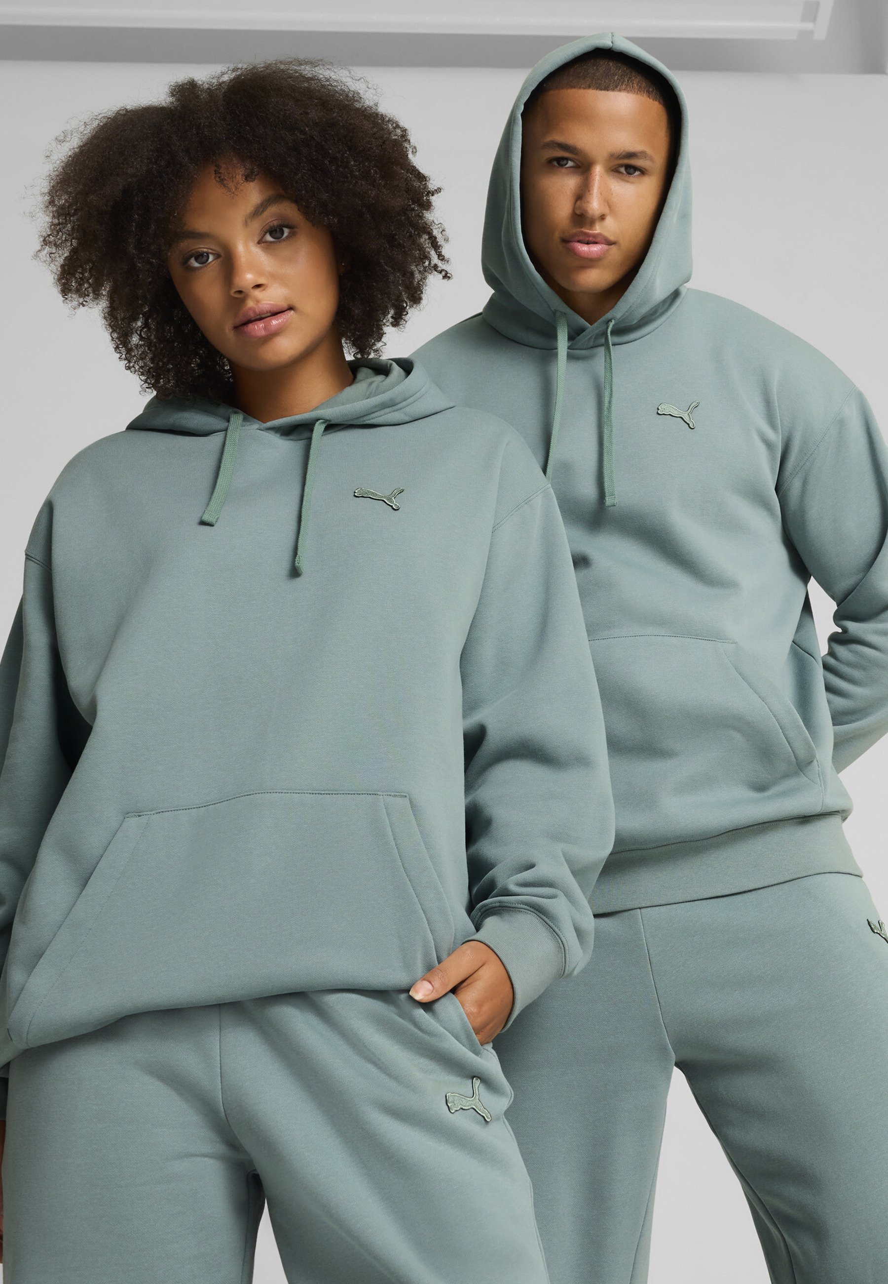 Sweat-shirts à capuche Puma