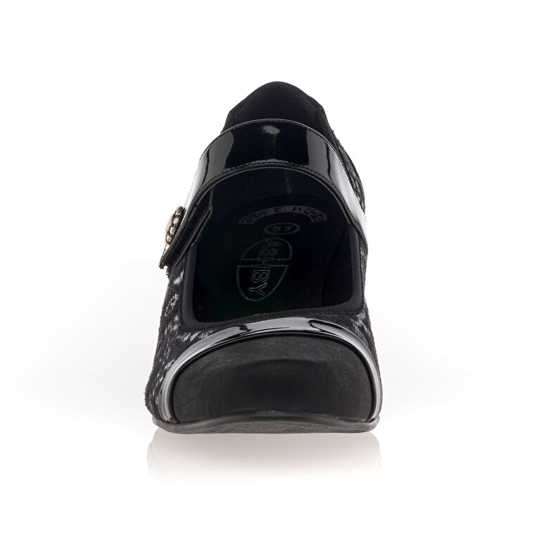 Zapatos cómodos para mujer, color negro.