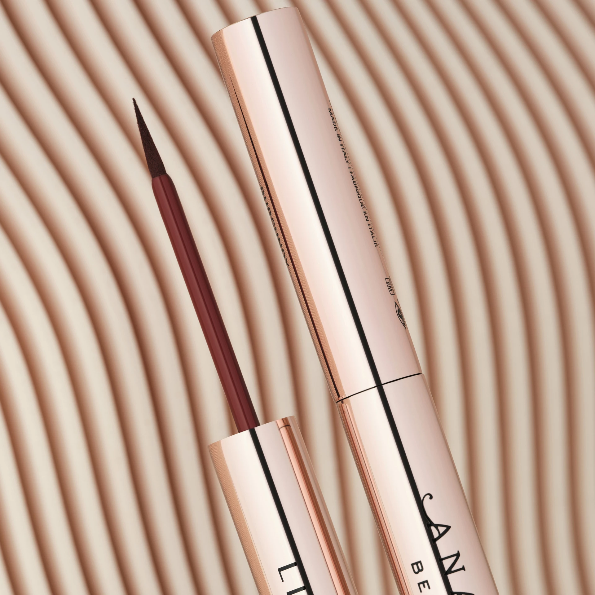 Czarny eyeliner w płynie - Anastasia