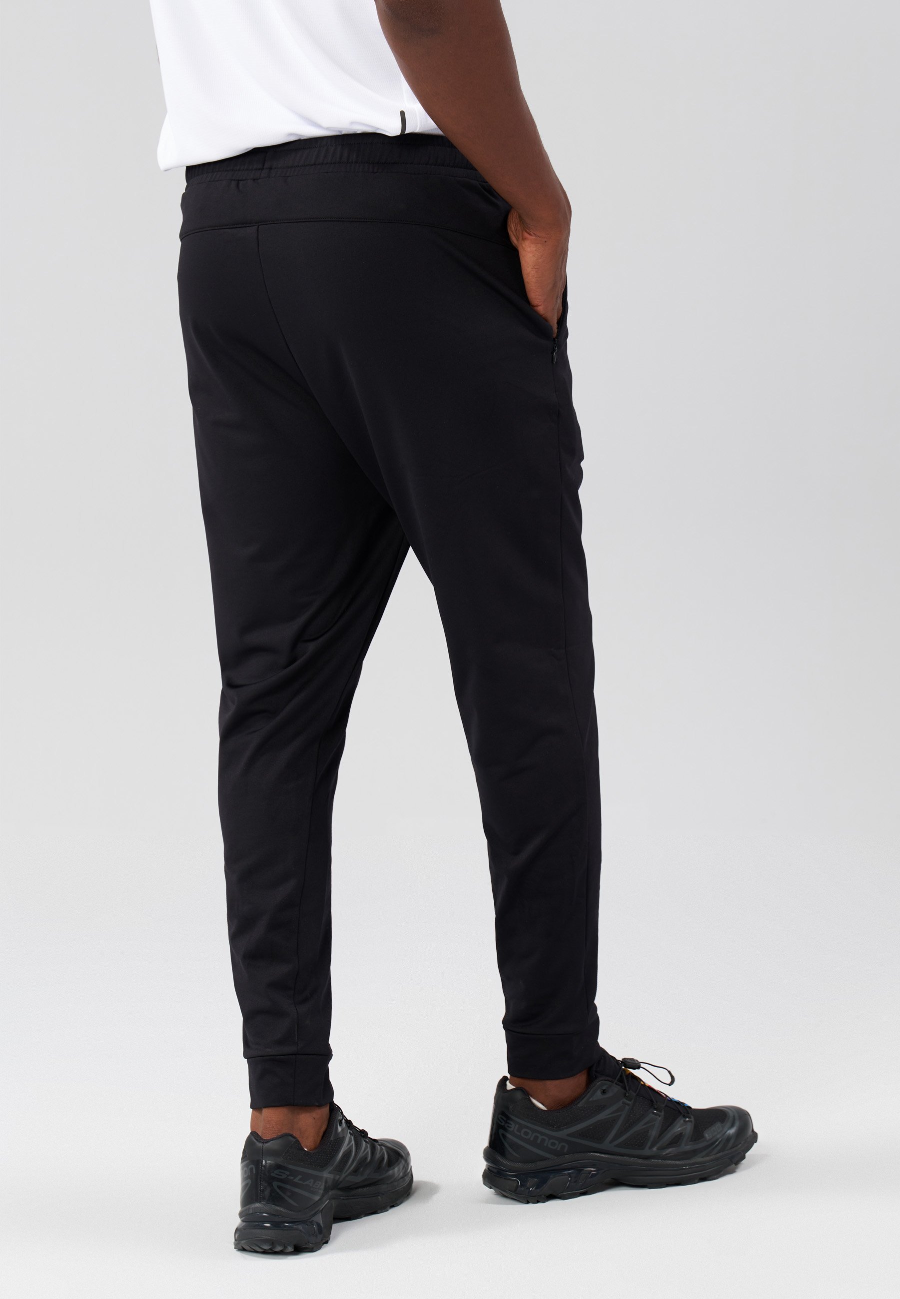Pier One Sport Slim Fit Trainingsbroek met Ritszakken en Manchetten aan de Enkels - Trainingsbroek - zwart