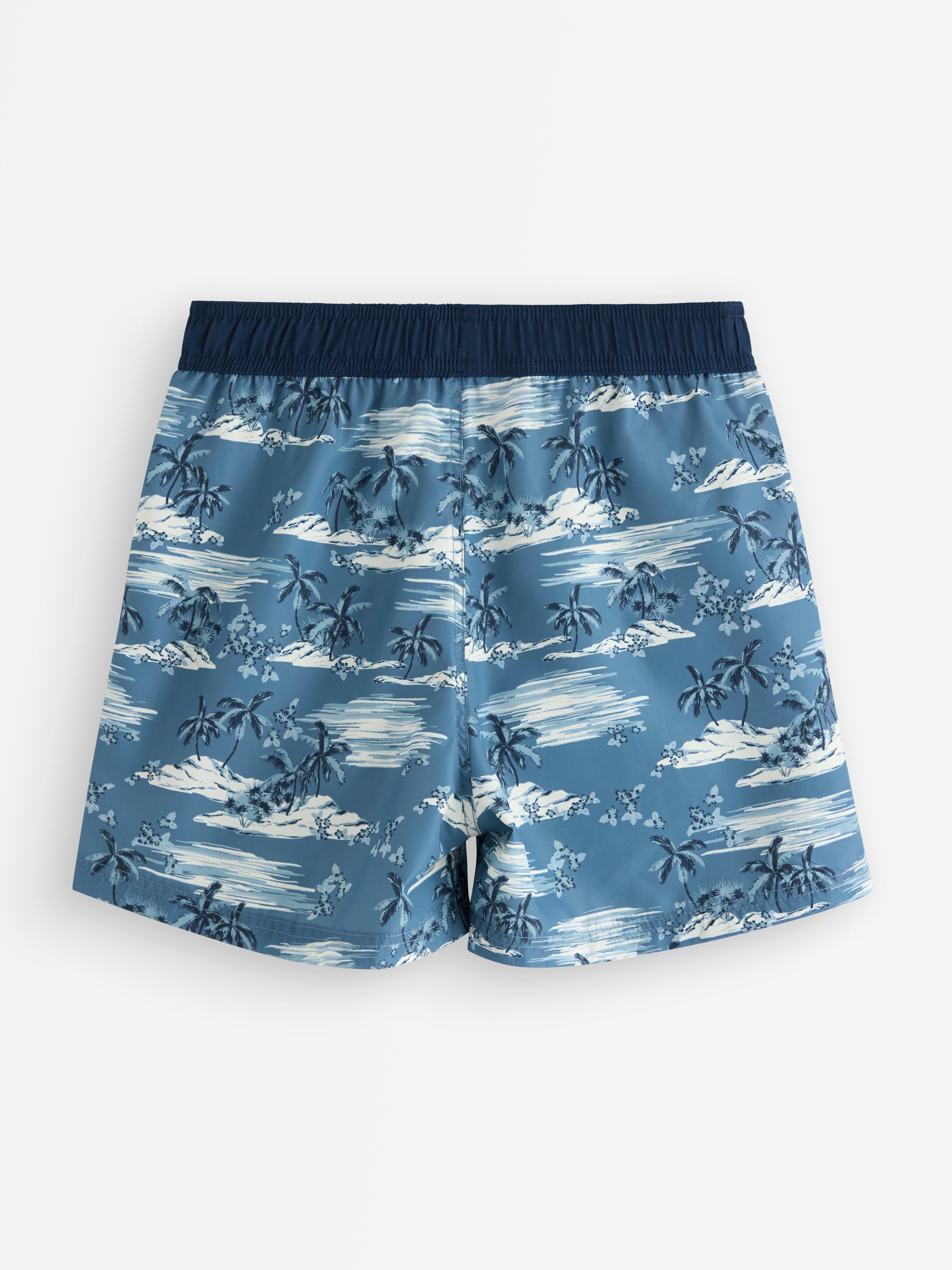 Mauvais shorts bleu poussiéreux