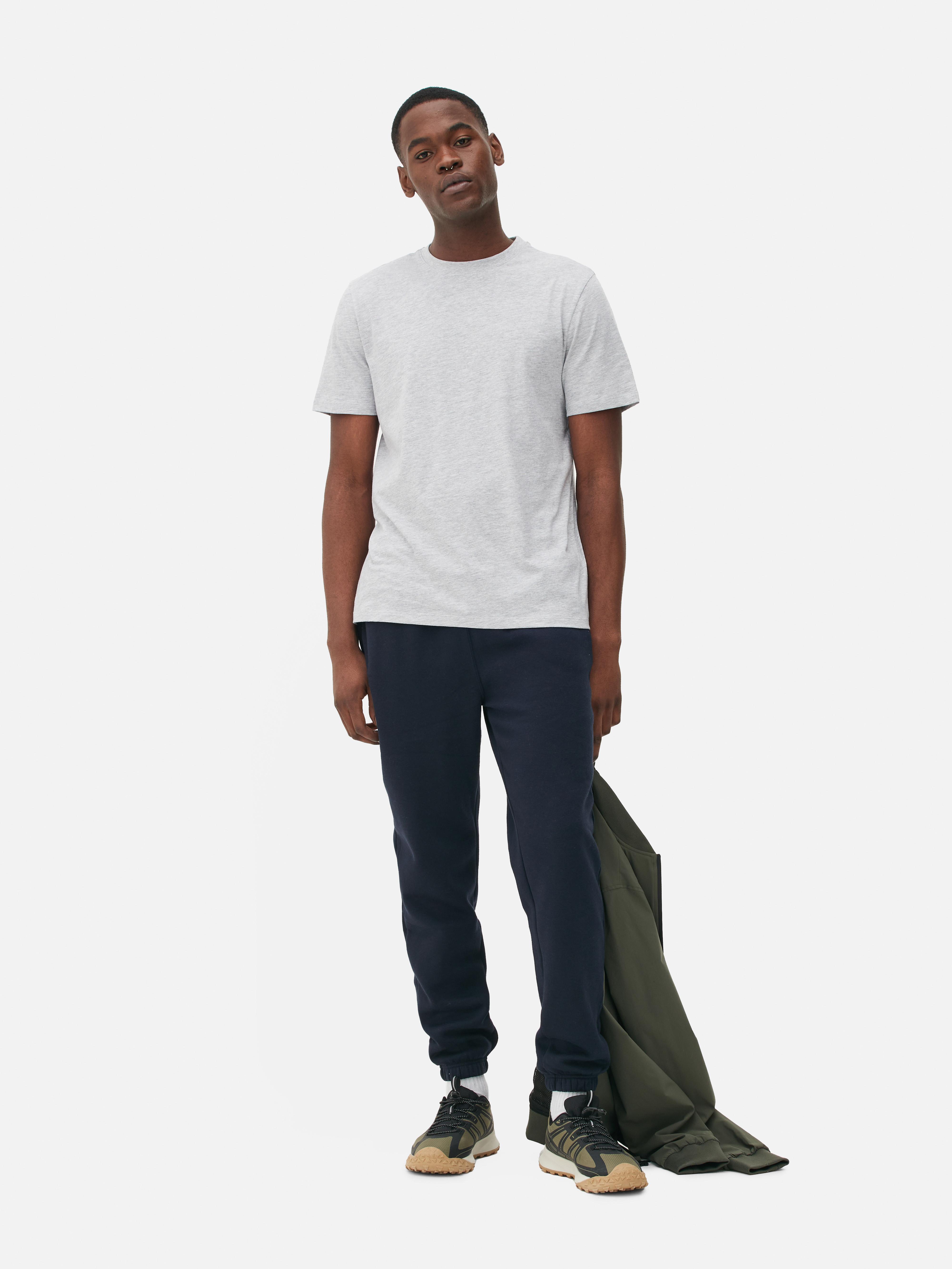 T-Shirt in regulärer Passform, meliert. Entdecken Sie das Basic für das ganze Jahr: unser T-Shirt in regulärer Passform.