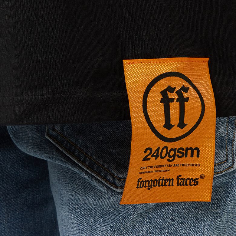Schweres Oversize-T-Shirt mit erodiertem Rücken