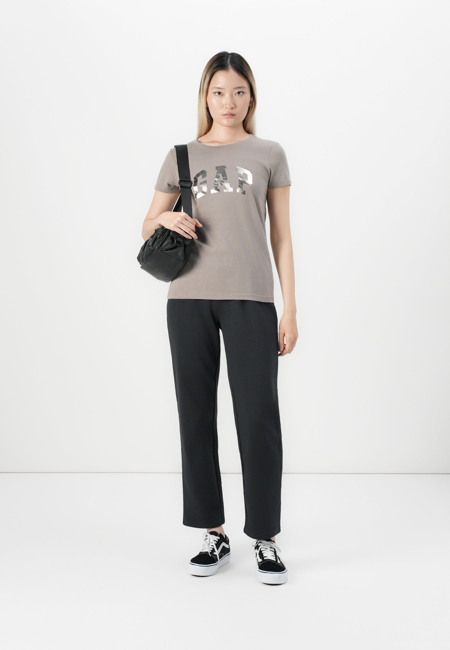 GAP Logo-T-Shirt, 2er-Pack – Bedrucktes T-Shirt – Triggerbraun