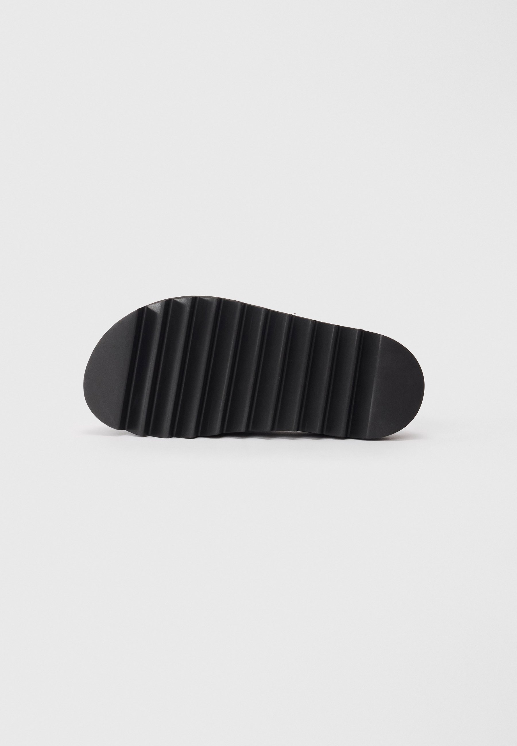 Toga Slip-ons – schwarz