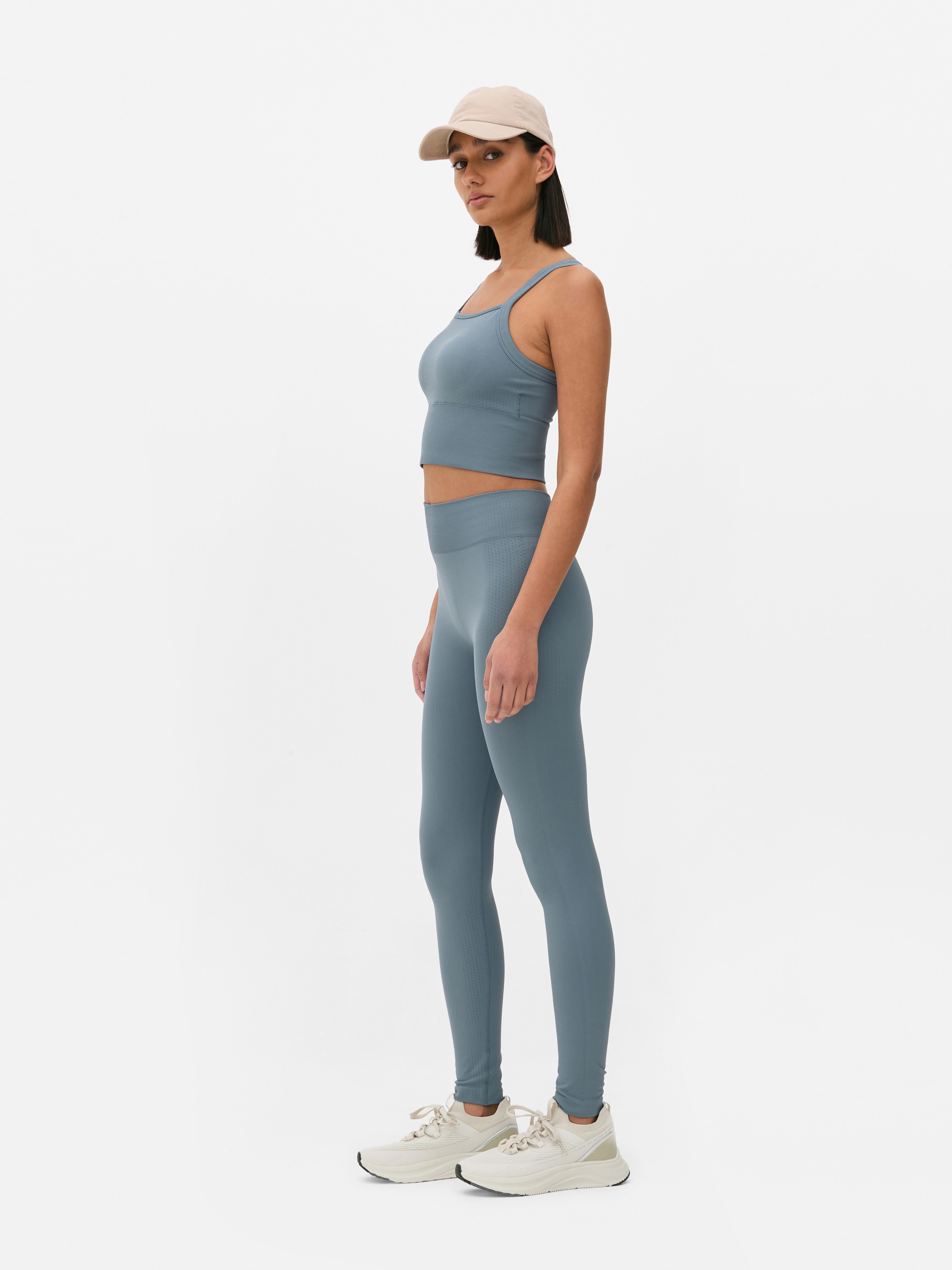 Colanți modelatori fără cusături. Colanți lungi cu talie înaltă și design fără cusături.