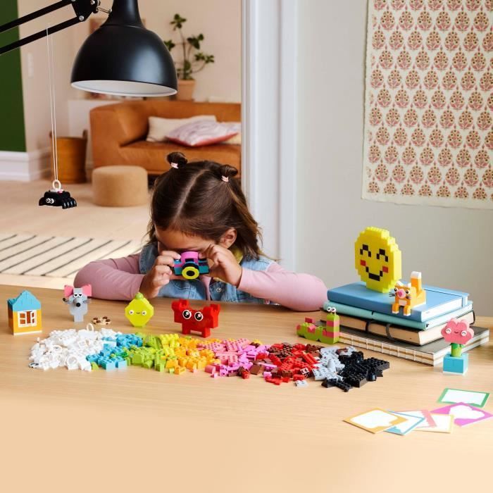 LEGO Classic 11042 Kreative Glücksbox - Verschiedene Bausteine