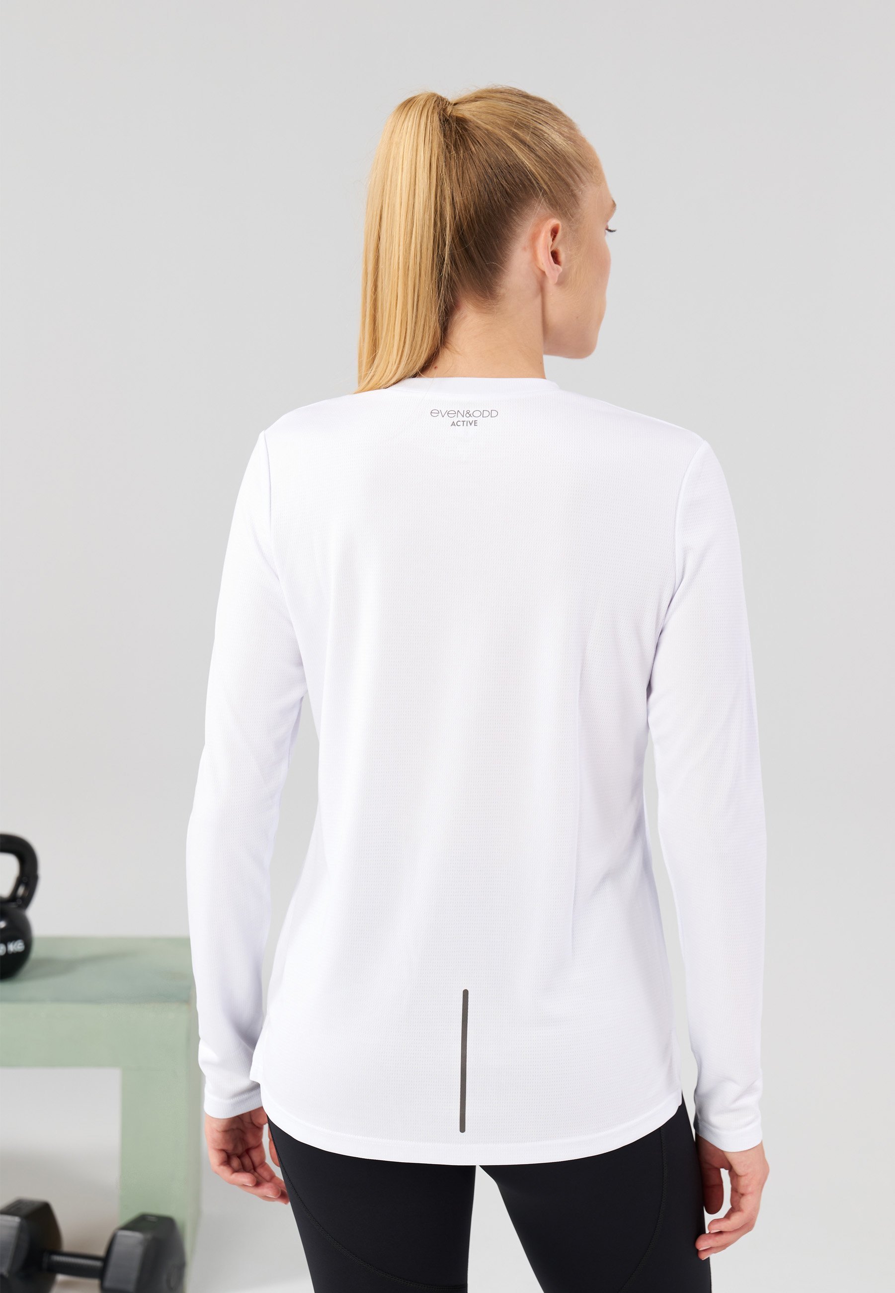 LONG SLEEVE SPORTSTOP WITH REFLECTIVE STRIP - Topper langermet - white