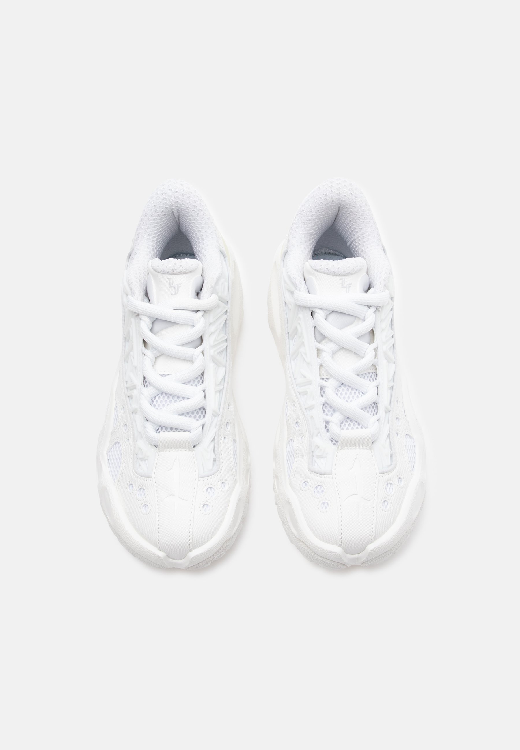Puma LA FRANCÉ RNNR - Chaussures de basketball - blanc nacré/brume argentée