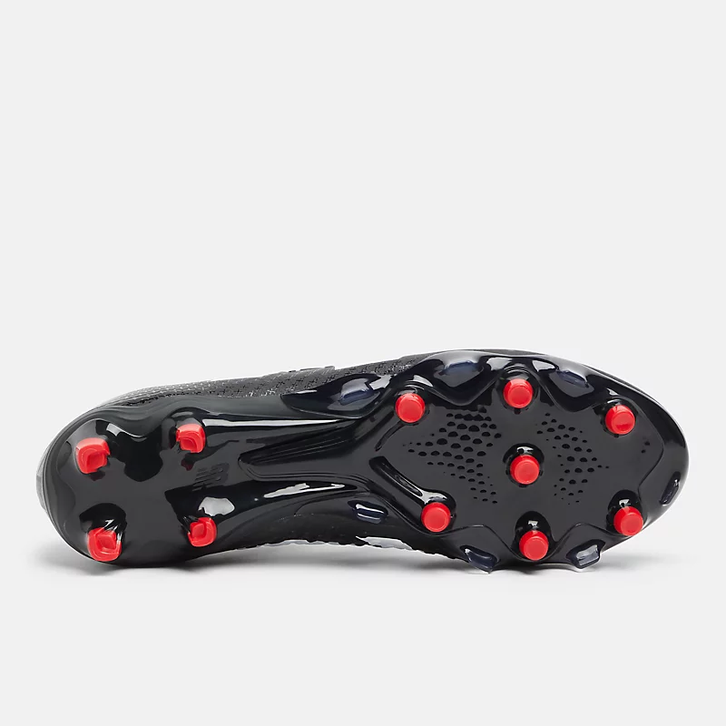 Tênis unissex TEKELA PRO LOW FG V4+ - Preto com detalhes em branco e vermelho vivo