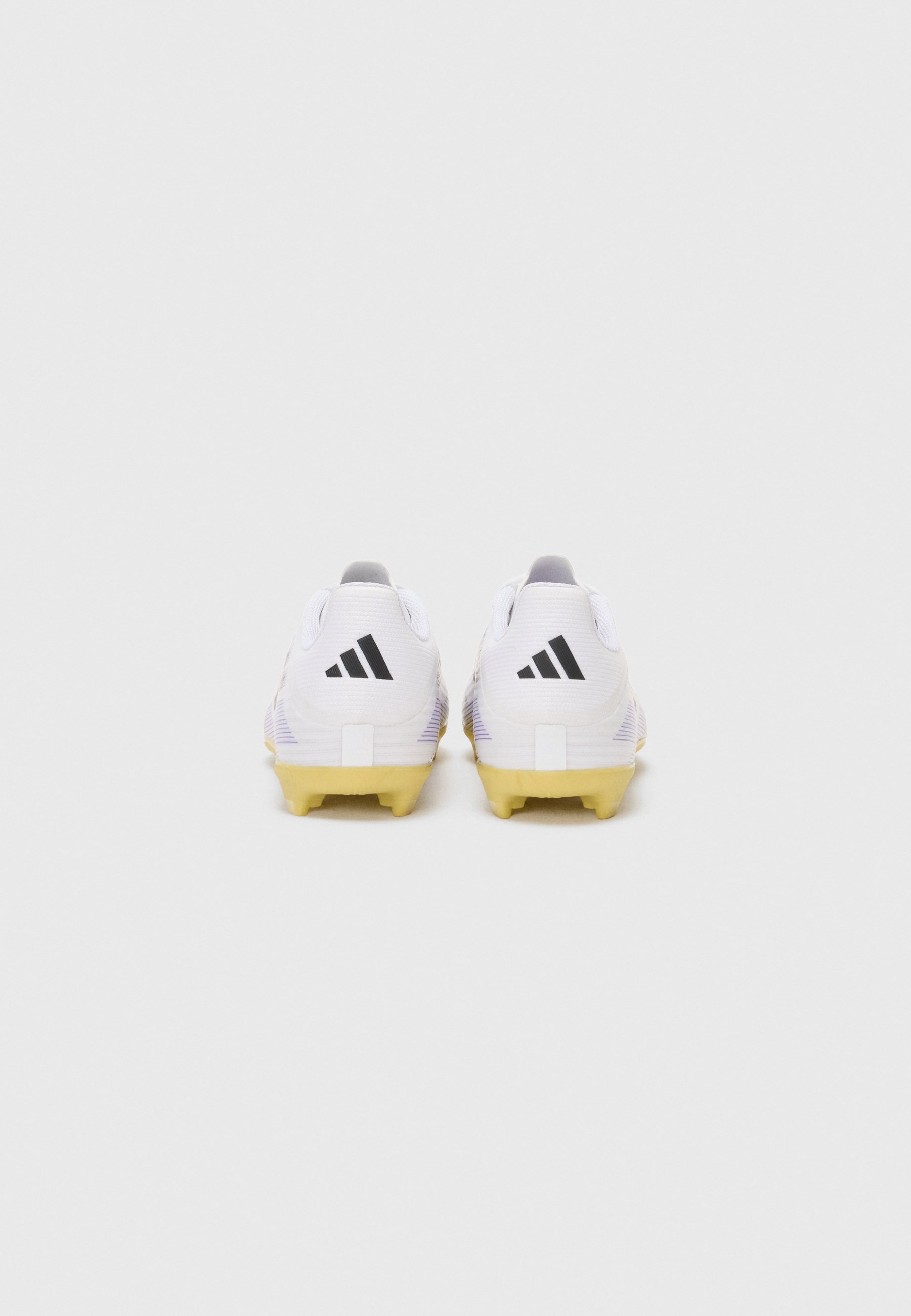adidas Performance F50 LEAGUE - Chaussures de football pour terrain ferme - blanc cassé/noir/doré