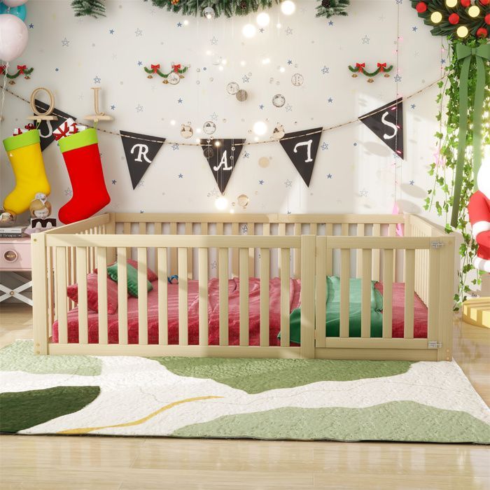 Cama infantil de 140x200cm, cama baja con barandilla y puerta de seguridad, cama Montessori para niñas y niños, madera natural, para decoración navideña.