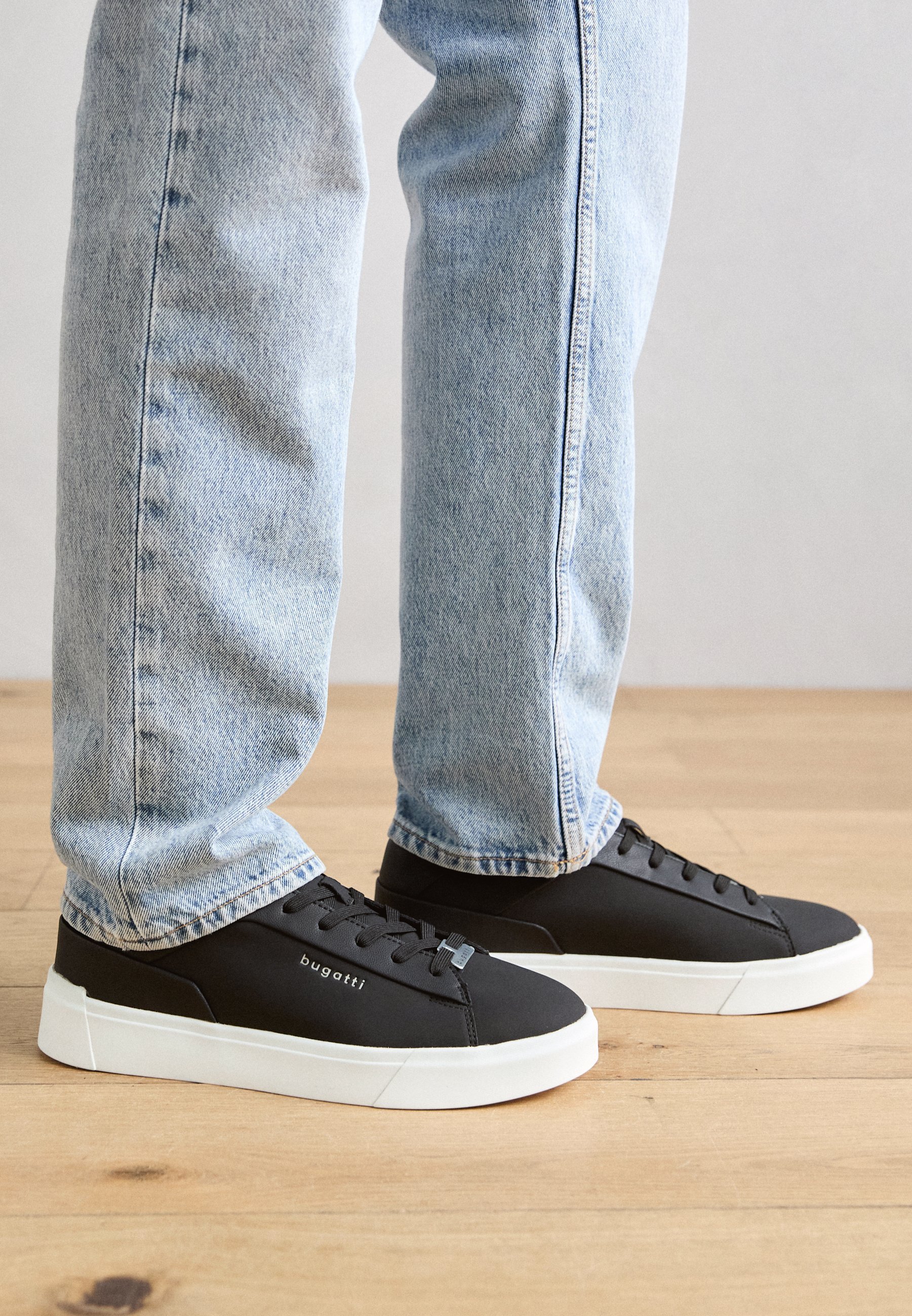 Bugatti sneakers - zwart