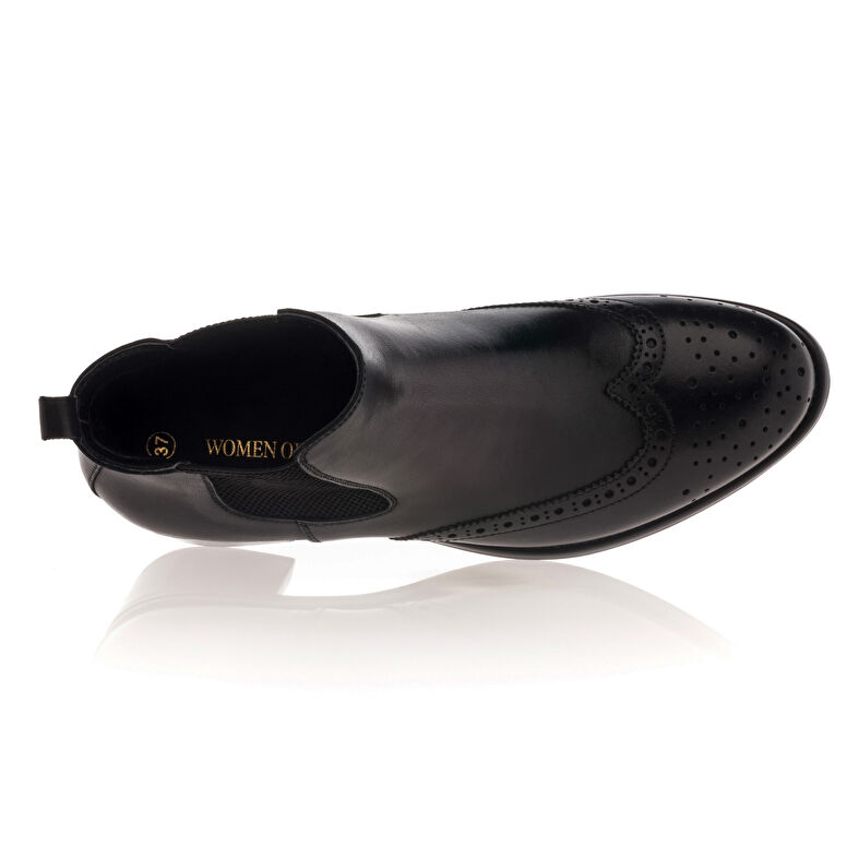 Schwarze Damenstiefel / Stiefeletten