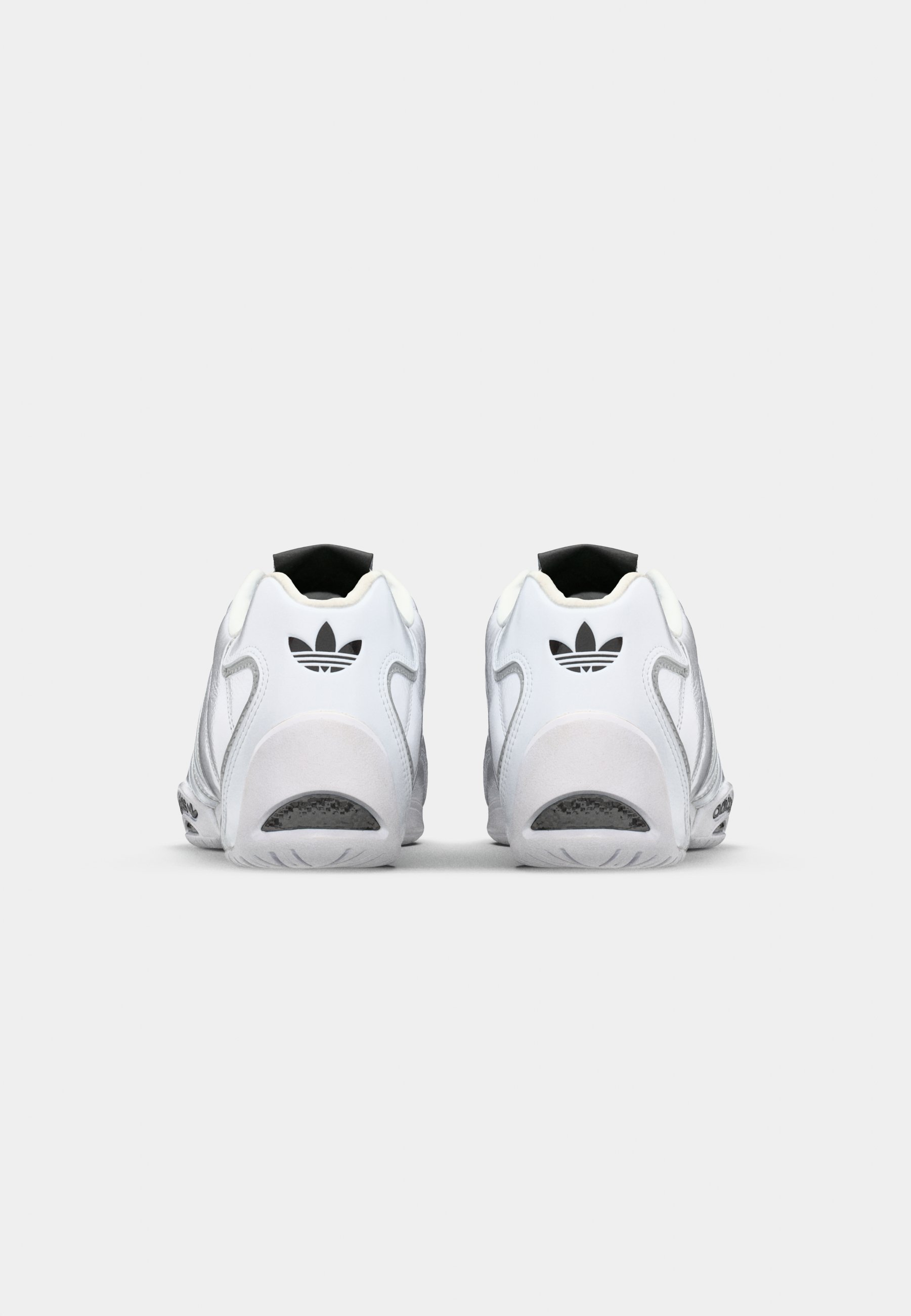 adidas Originalsi madala säärega tossud