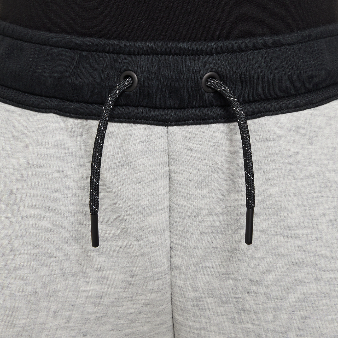 Nike Tech -väriblokki