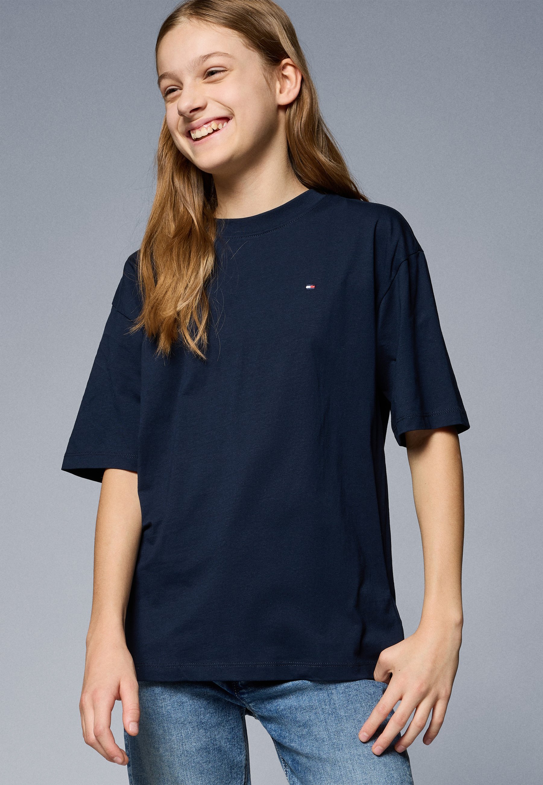 TOMMY HILFIGER ESSENTIAL ARCHIVE FIT TEE UNISEX - Základní tričko - black