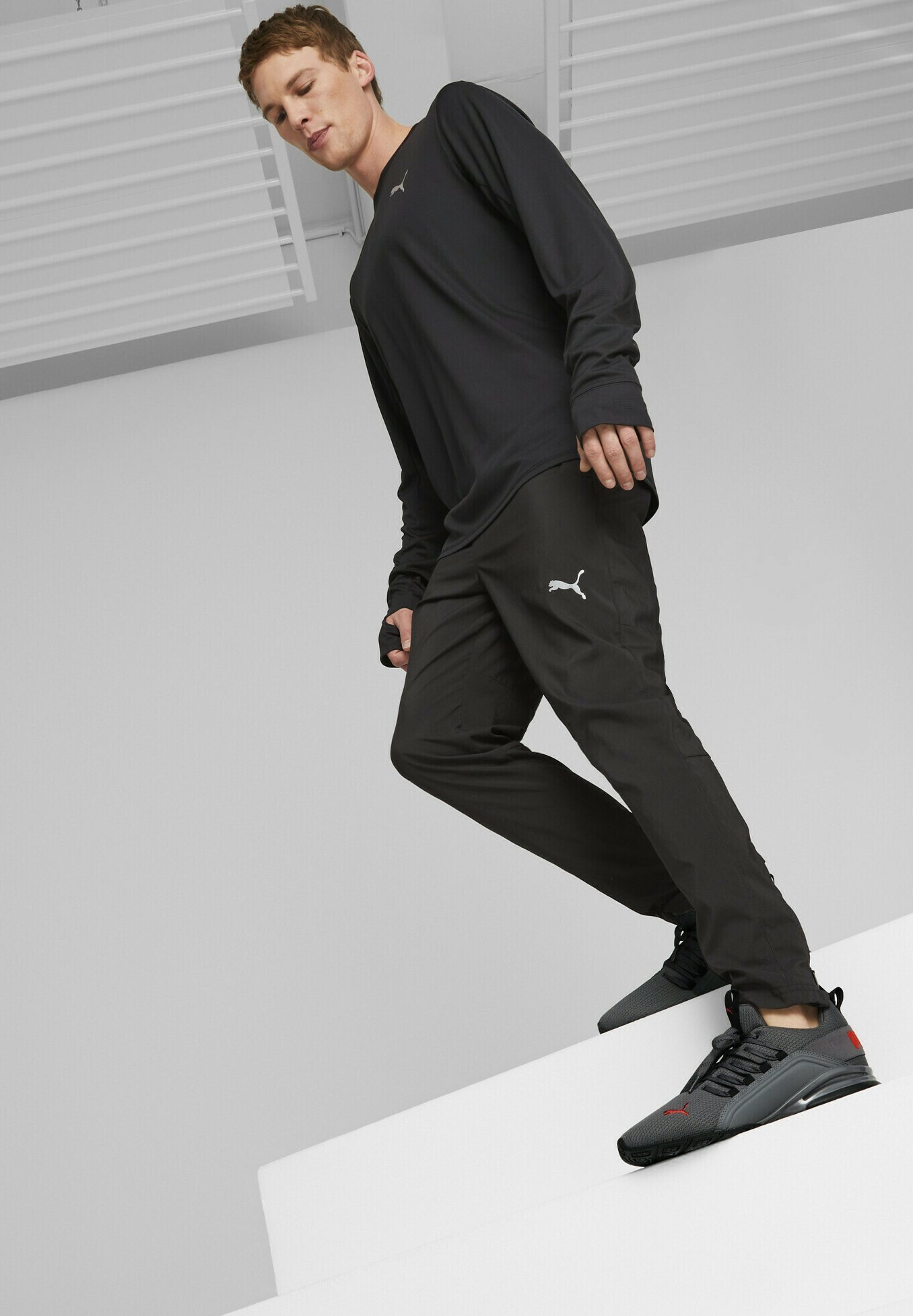 Puma AXELION REFRESH - Scarpe da corsa su strada - nero/grigio scuro/rosso