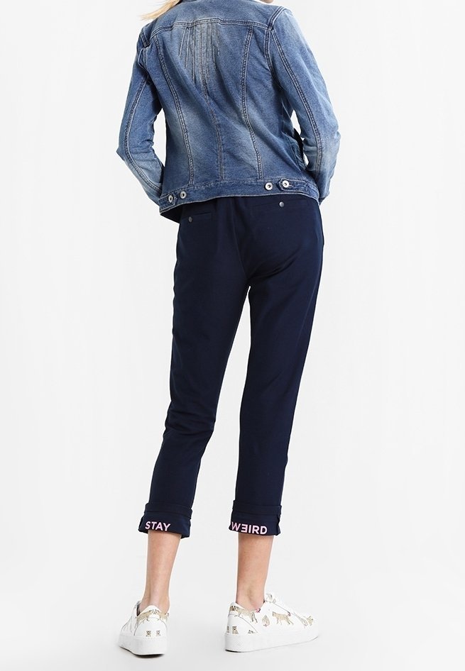 Cremefarbene Jeansjacke – Moonwashed