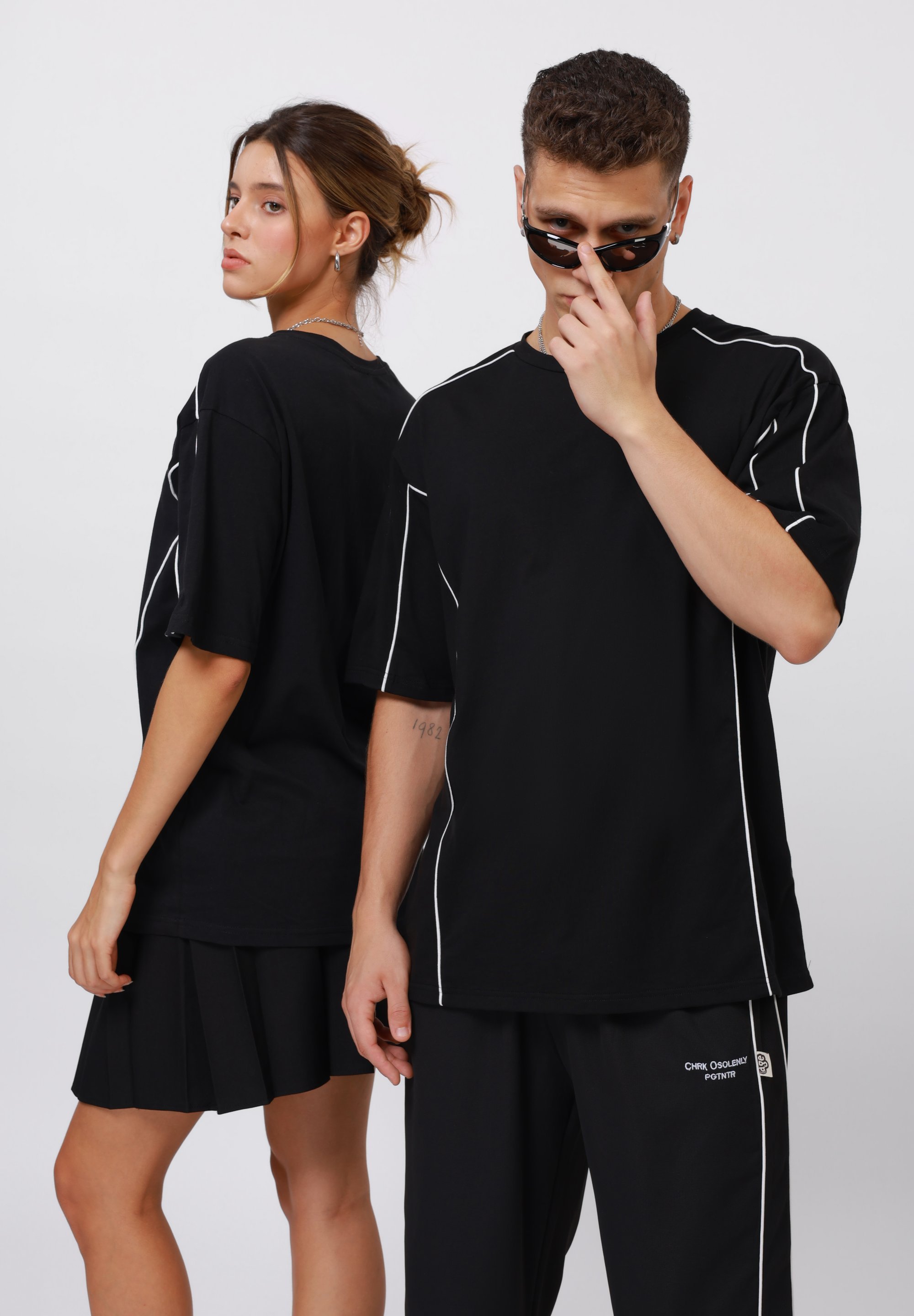 YOURTURN UNISEXE - T-shirt basique - noir