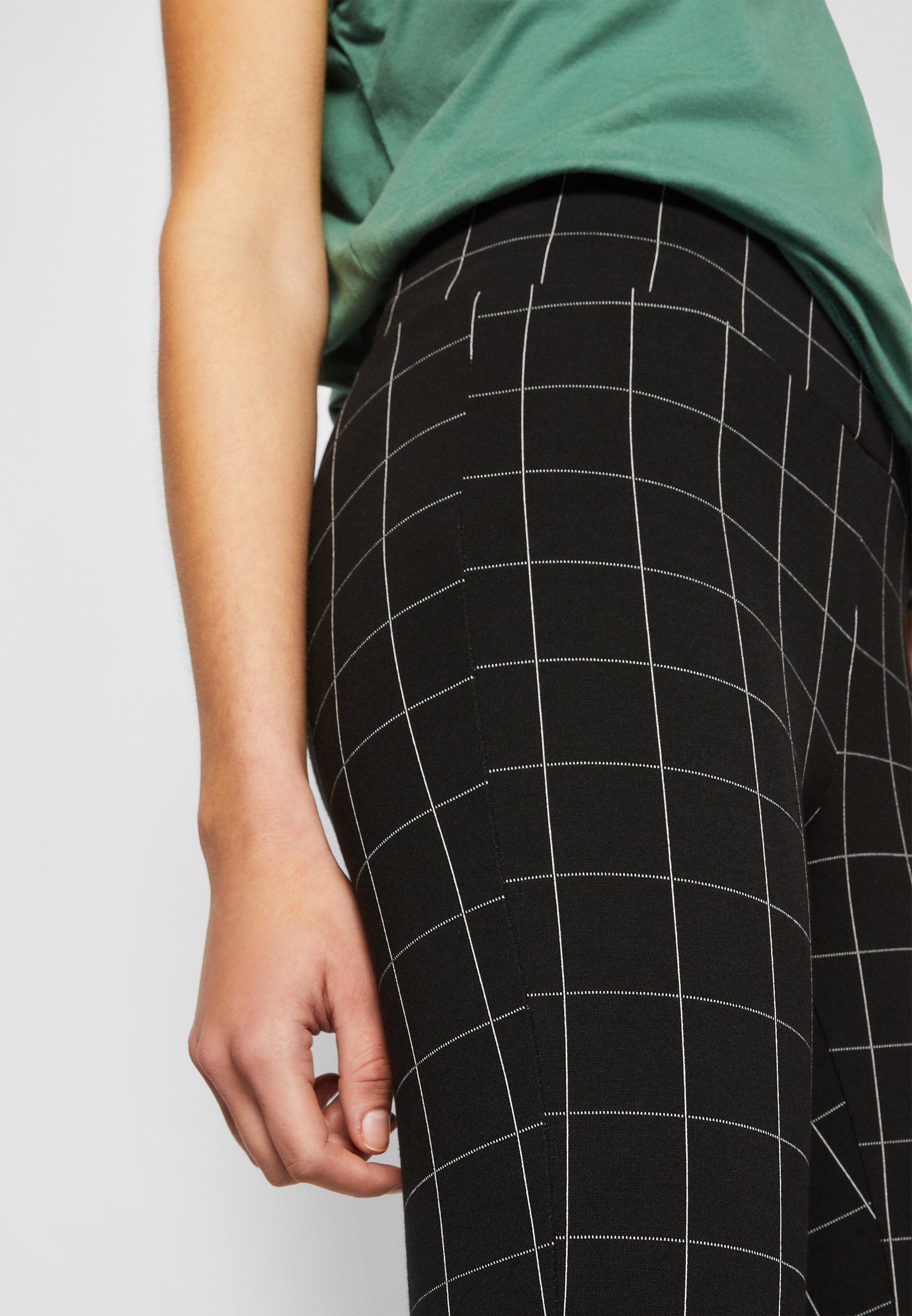 Urban Classics Leggings - Broek - zwart/wit