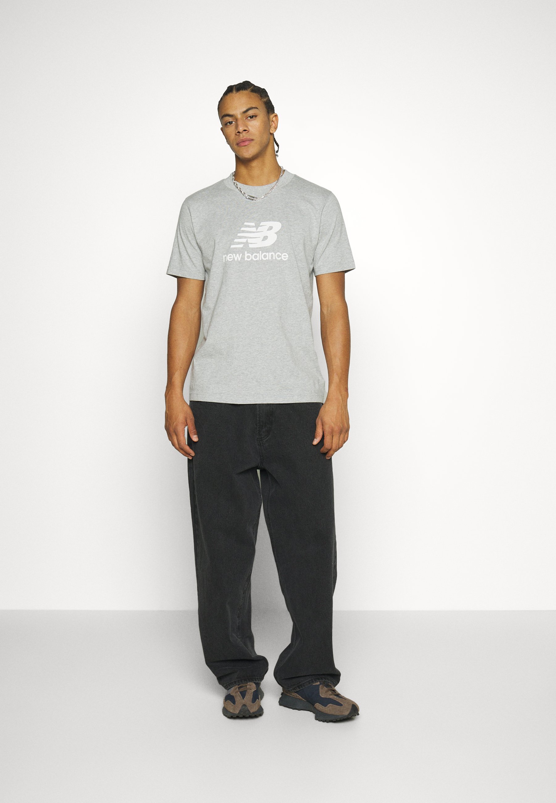 New Balance ESSENTIALS LOGO UNISEX - Print-T-Shirt - Sportgrau