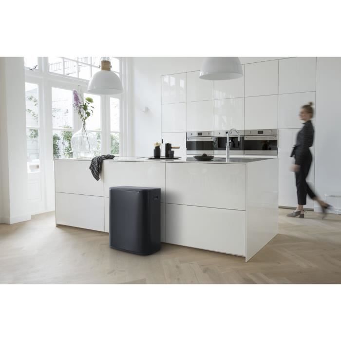 Brabantia Bo Touch Bin - With 2 inner buckets - 2 x 30 L - Matte black