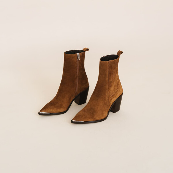 Boots à talons et à fronces  en croute marron