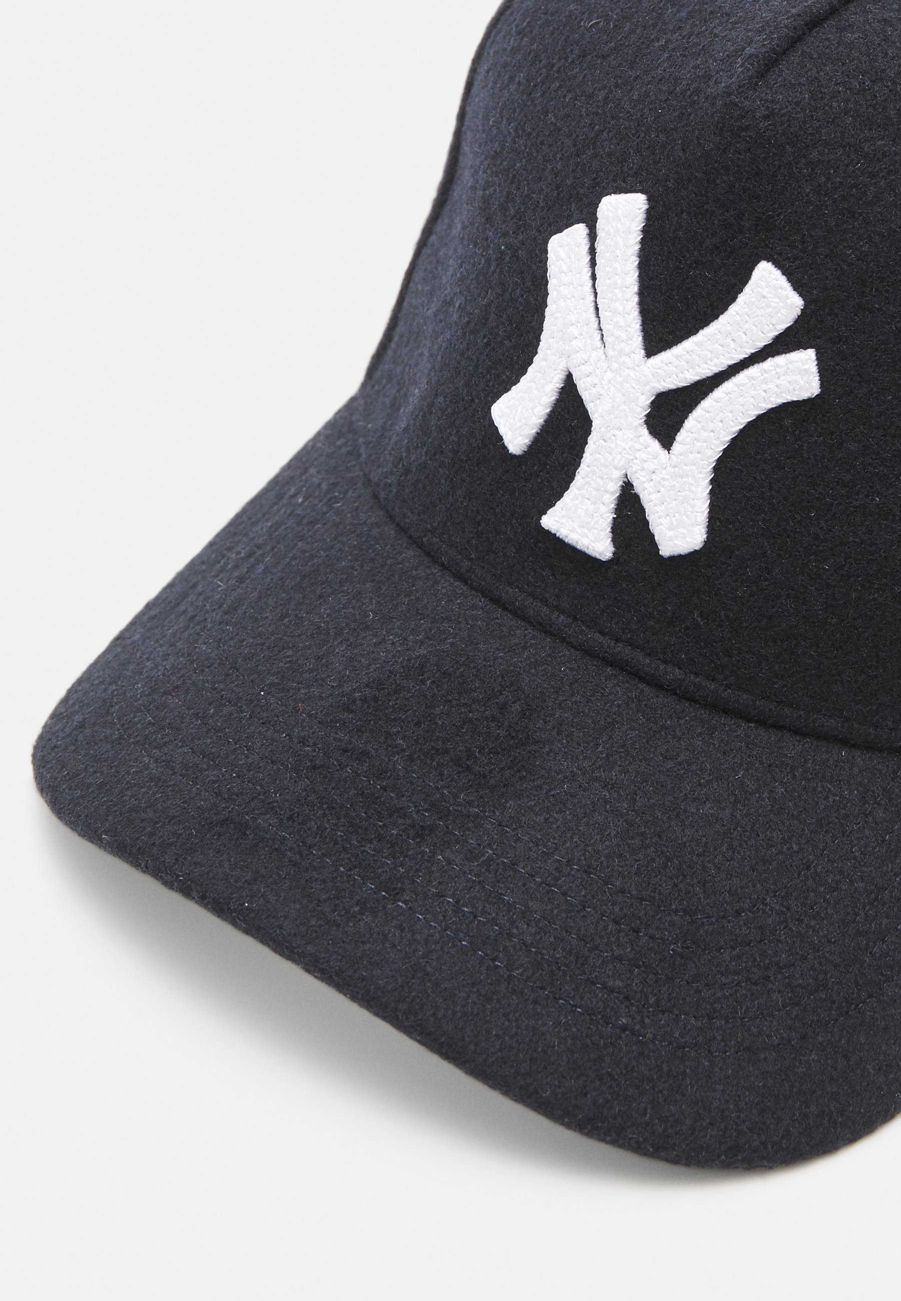 '47 Caps
