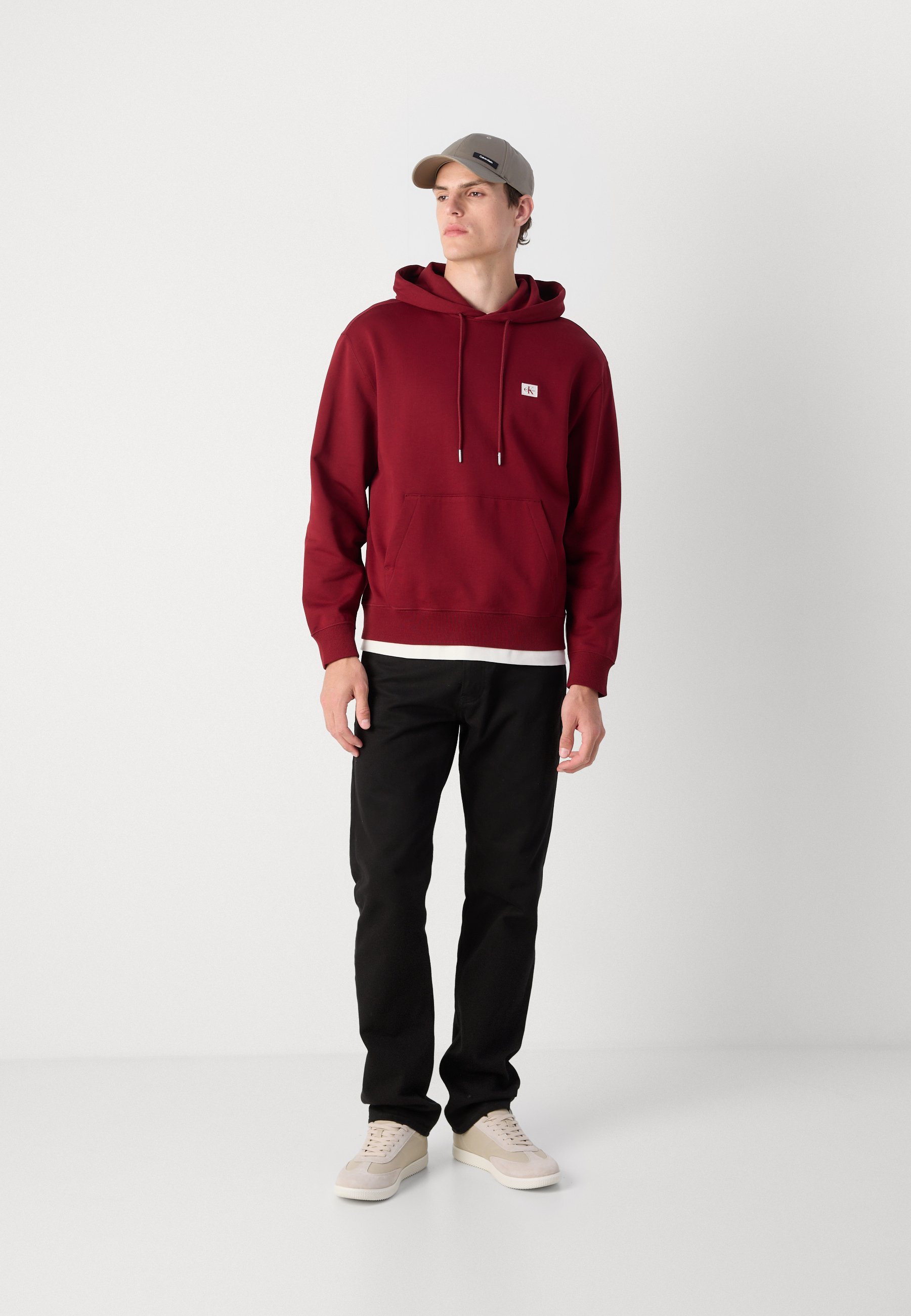 Sweat à capuche Calvin Klein Jeans BADGE - Rouge Renaissance
