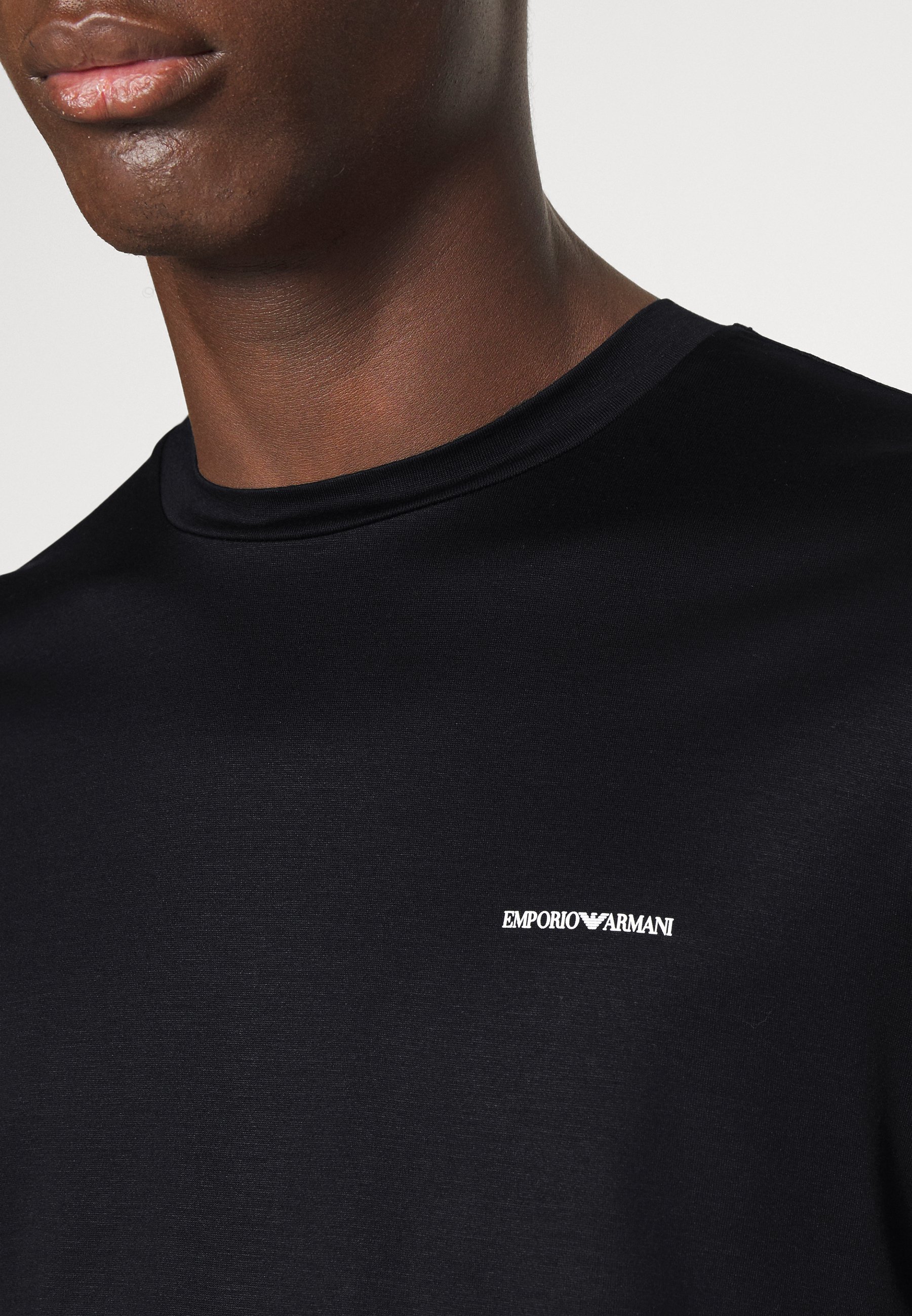 T-shirt basic Emporio Armani - nero