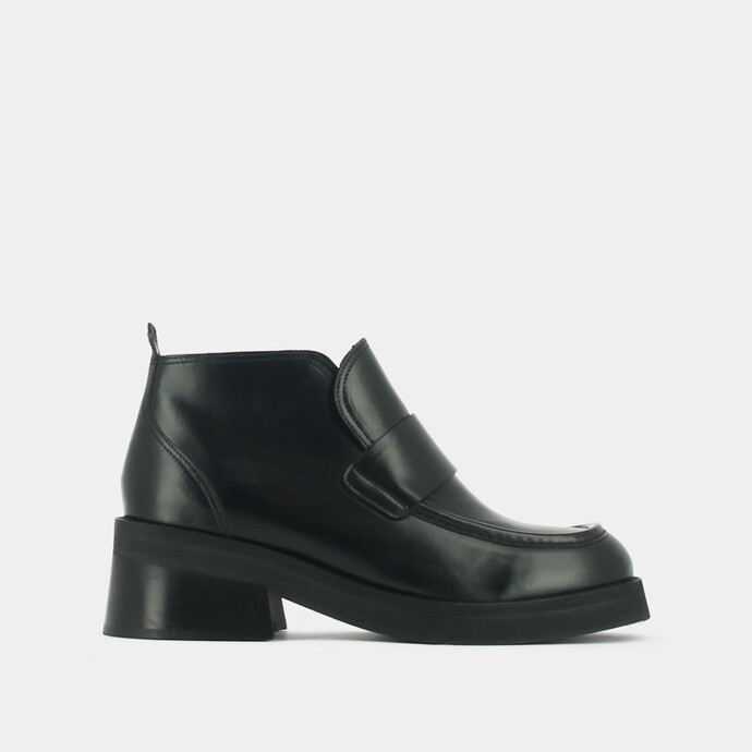 Mocassins à languettes et bouts carrés  en cuir noir