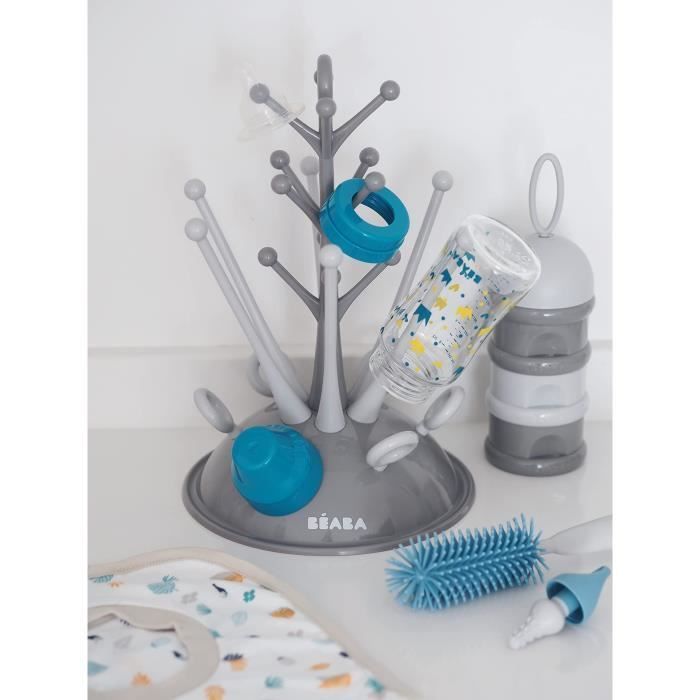 BEABA, Set regalo per neonati: scolabiberon Grey Tree + misurino spray nebulizzatore chiaro/scuro + spazzolino in silicone per biberon + bavaglino in cotone tropicale