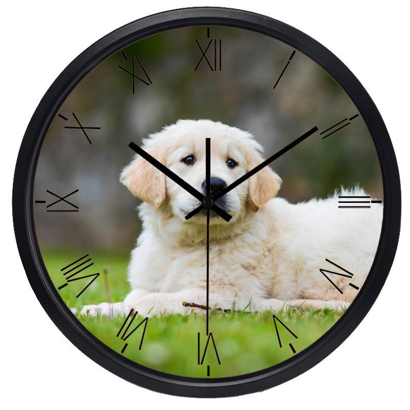 Wandklok met afbeelding van een Golden Retriever: de nieuwste trendy wandklok voor huisdecoratie.