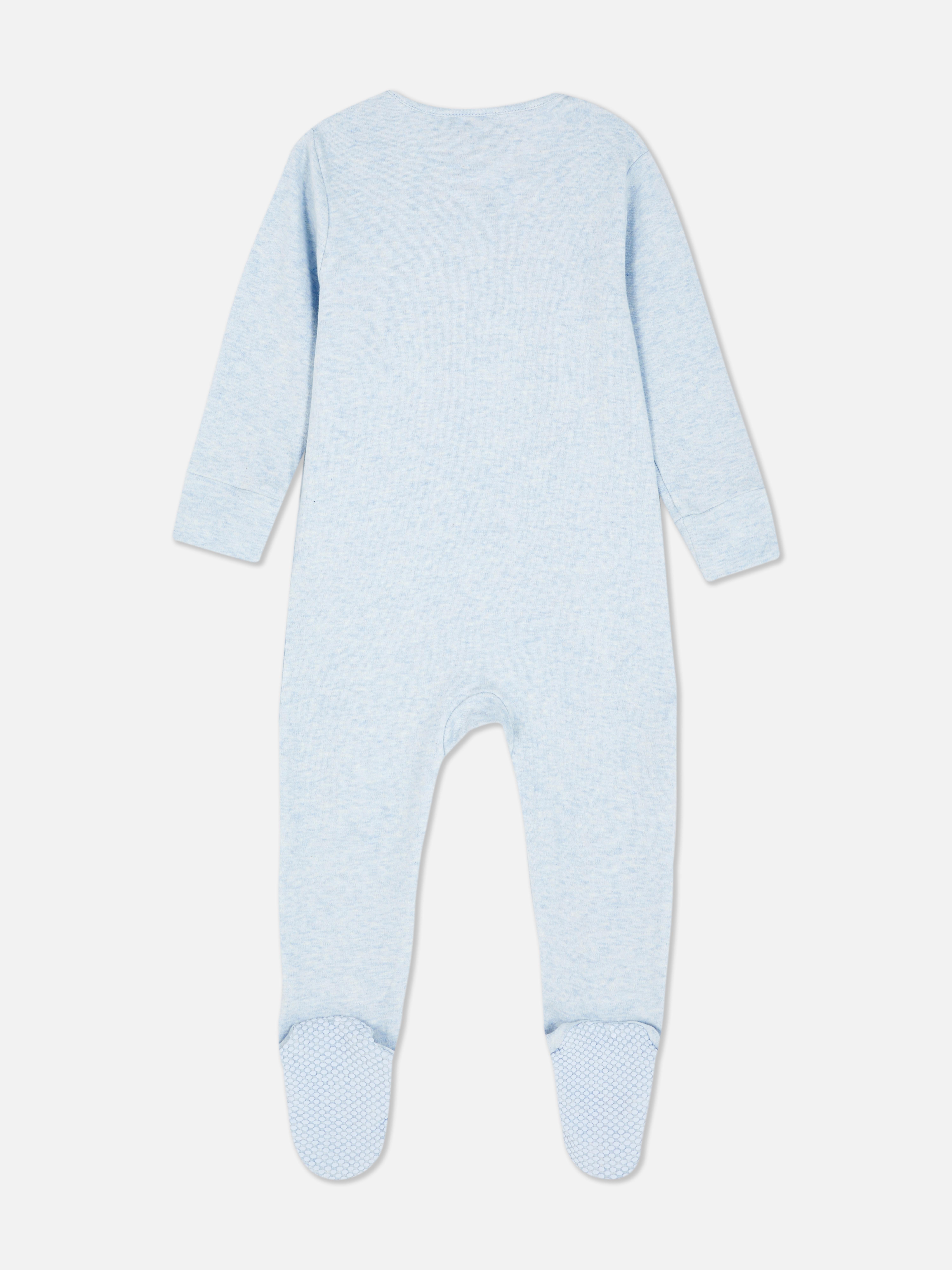 Pijamale brodat Little Brother. Cu acest pijamale, se vor simți rapid ca parte a familiei.