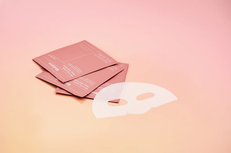 Biodance Bio-Collagen Real Deep Mask - intenzivno vlažilna hidrogelna maska, ki zmanjšuje pore.