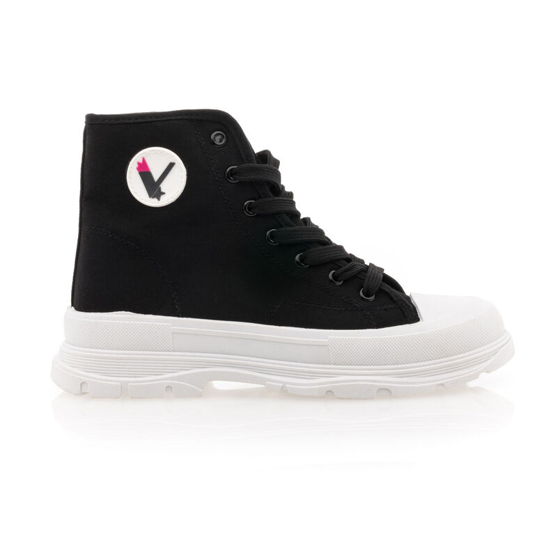 Zapatillas deportivas para mujer en color negro.