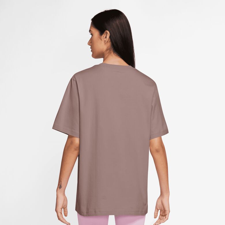 Sportswear Essentials Low Brand Read T-shirt