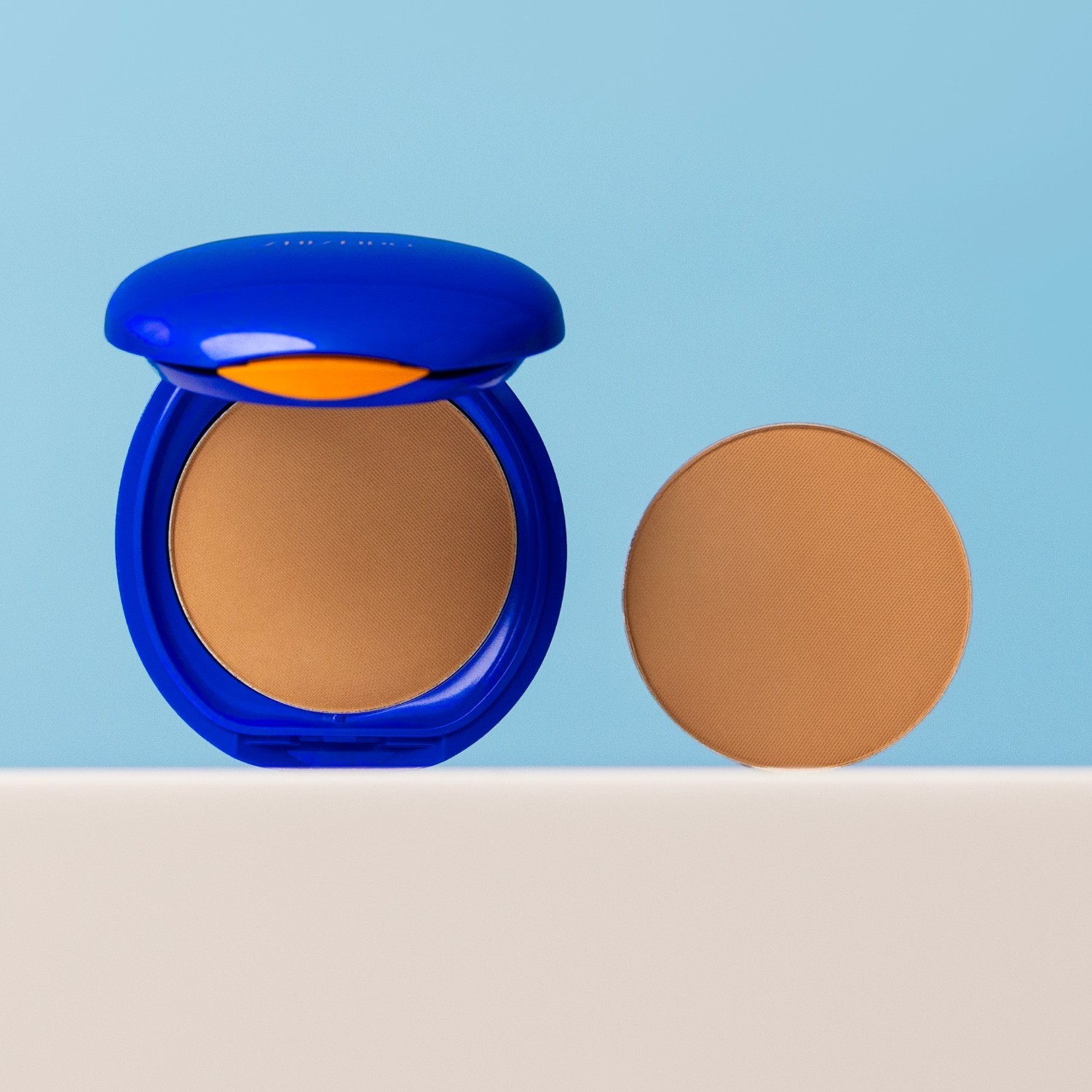 Shiseido Sun Make-up kompaktni puder za zaštitu od sunca sa UV zaštitom SPF 30, ponovno pakovanje – 12 g