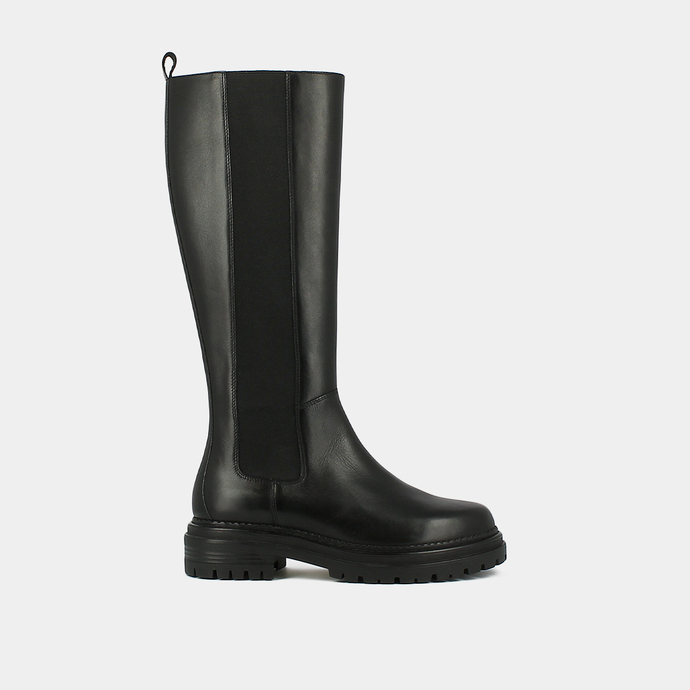 Bottes à bouts ronds et semelles crantées  en cuir noir