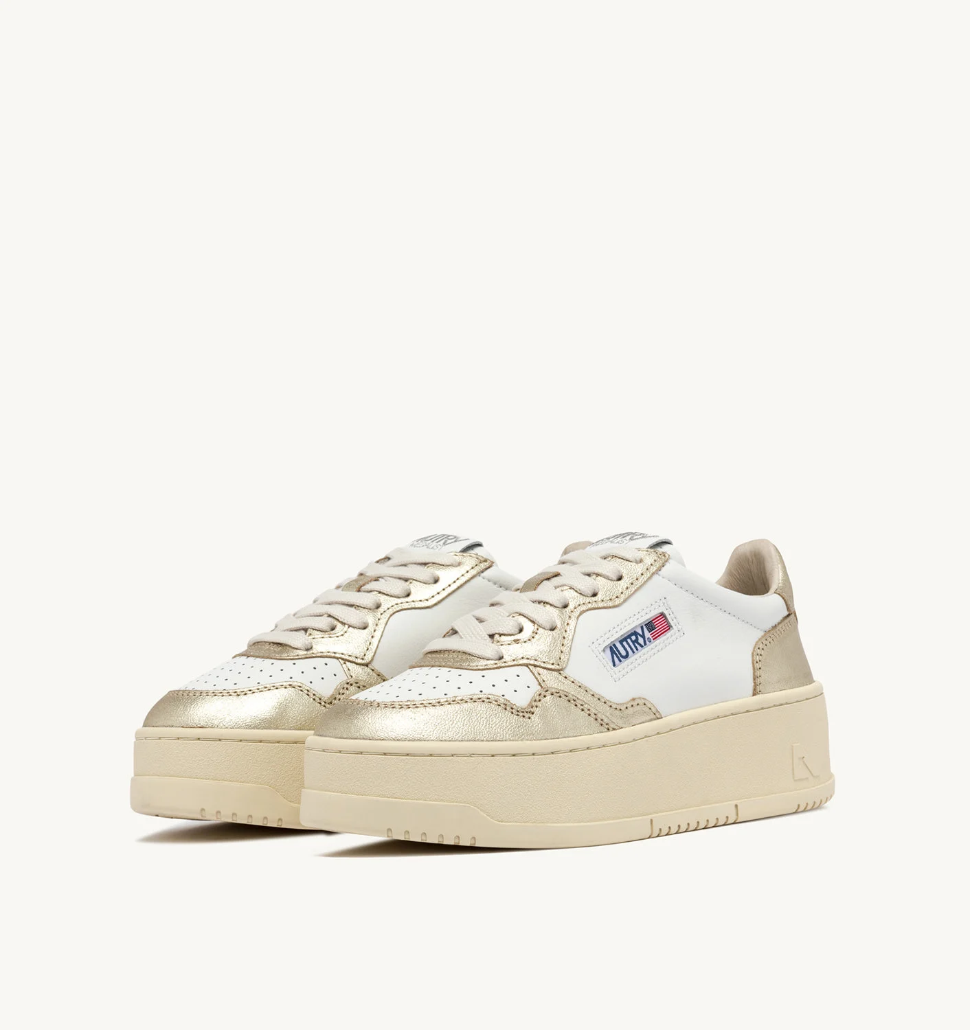 Adidași cu platformă MEDALIST Low din piele albă și platină