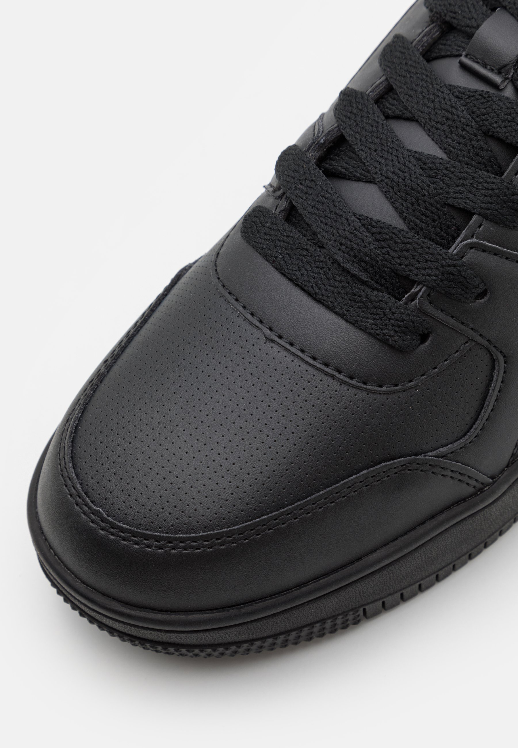Champion RD18 LOW - Joggesko - triple new black