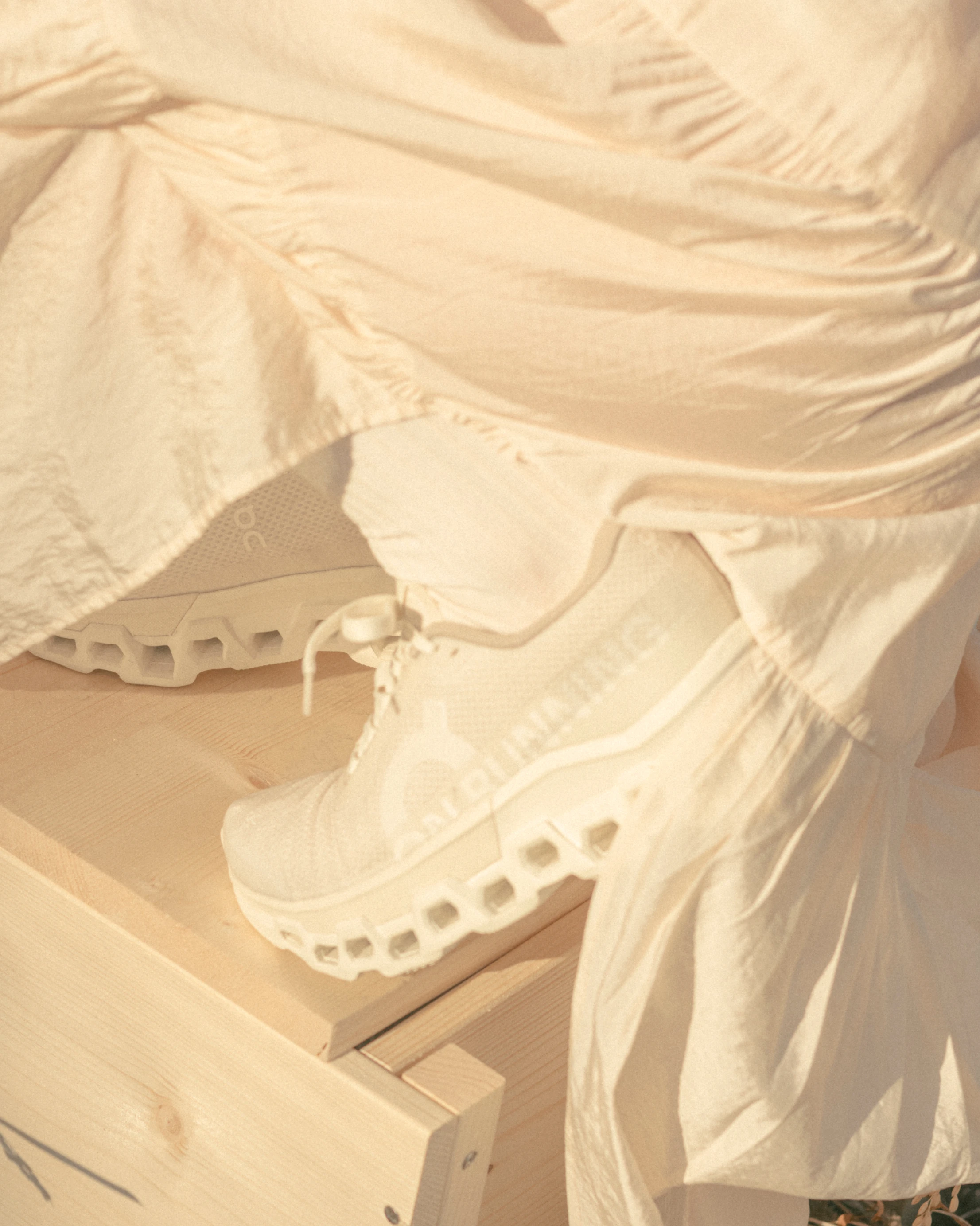 On Cloudmonster 2 INVINCIBLE pour femme Ivoire | Blanc