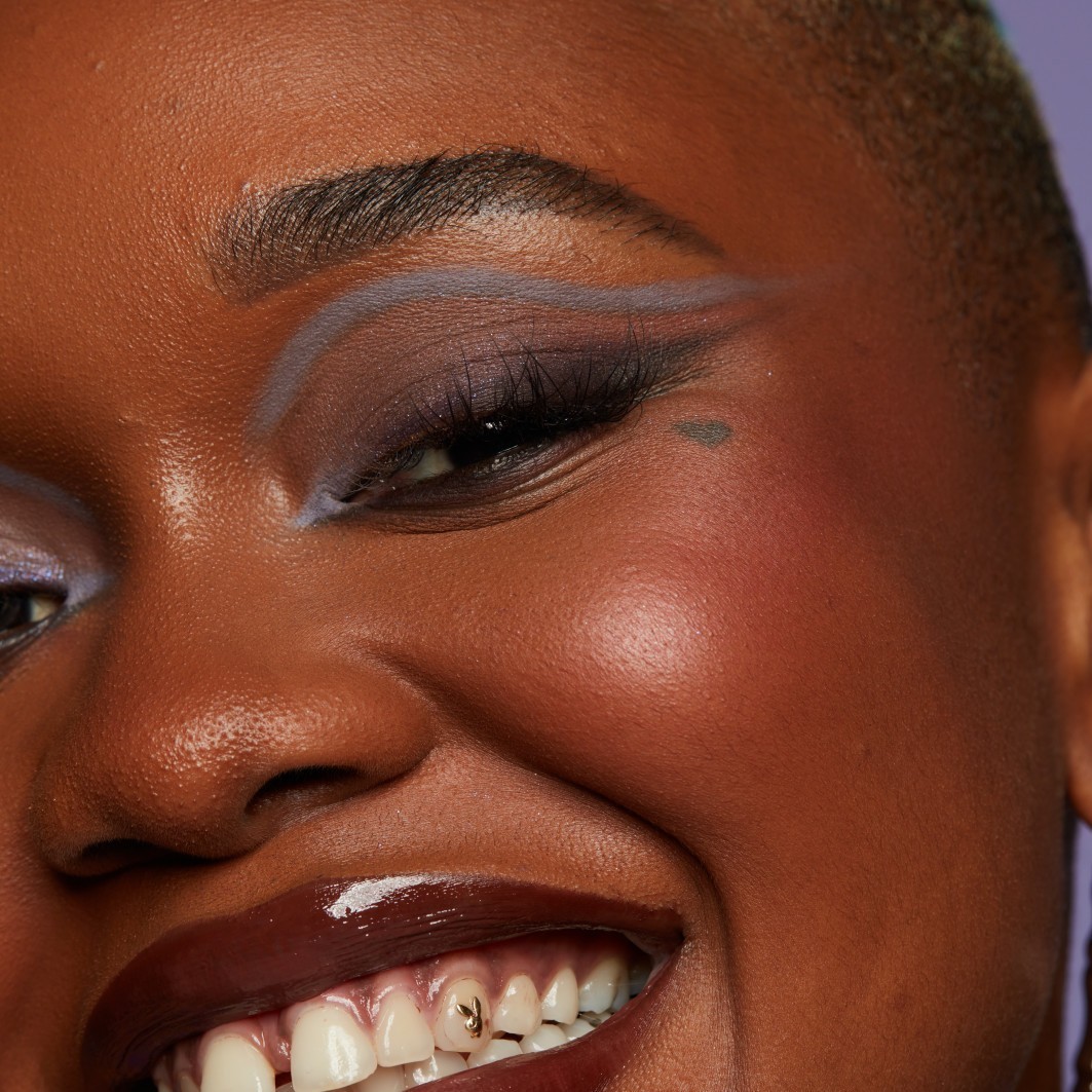 NYX Professional Makeup ajlajner Epic Smoke, ukošeni ajlajner i blender – 0,2 g