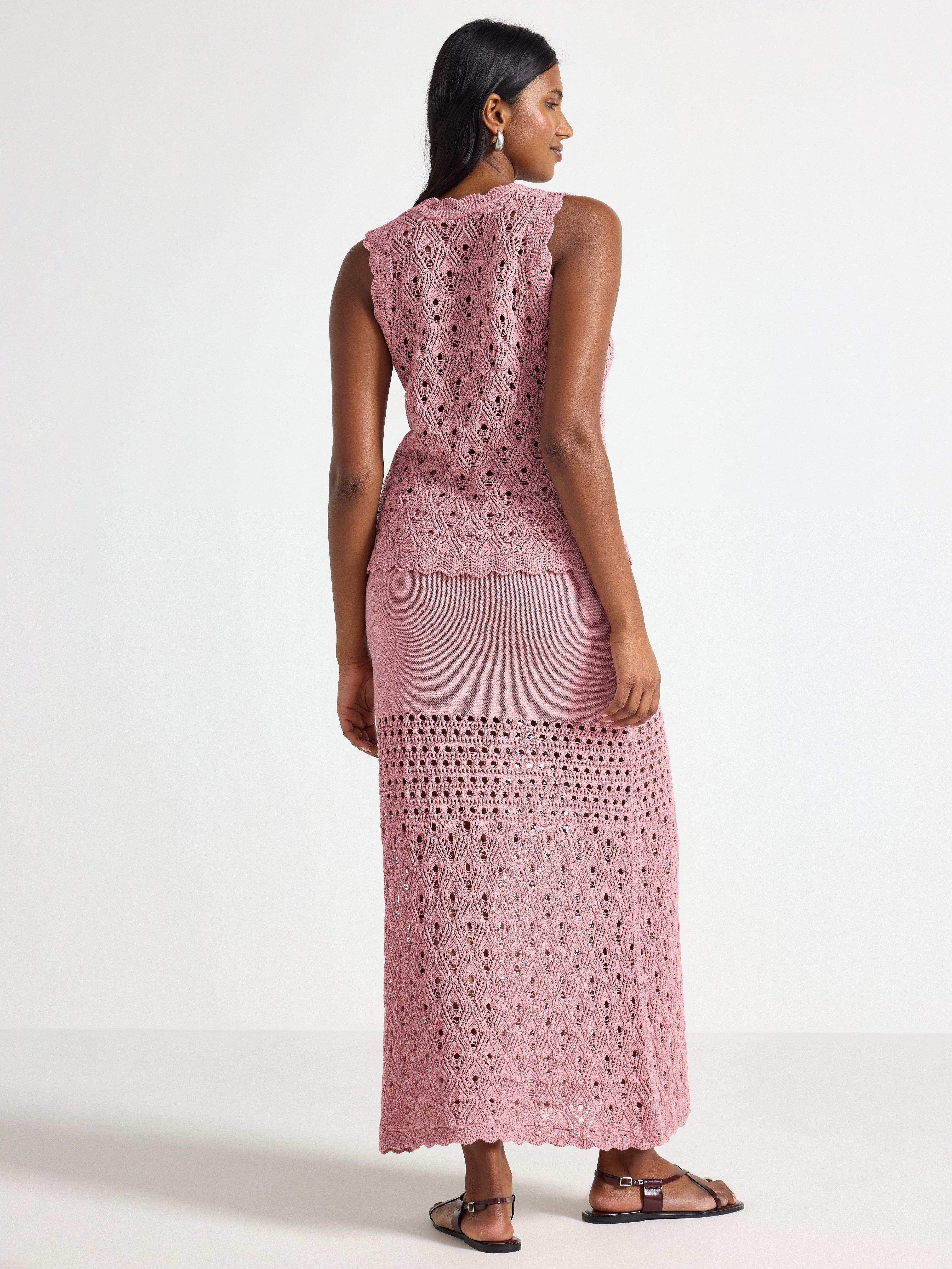 Saia longa de renda rosa