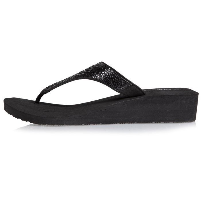 Chanclas Isotoner negras para mujer con tacón de 4 cm y parte superior ancha con cuentas.