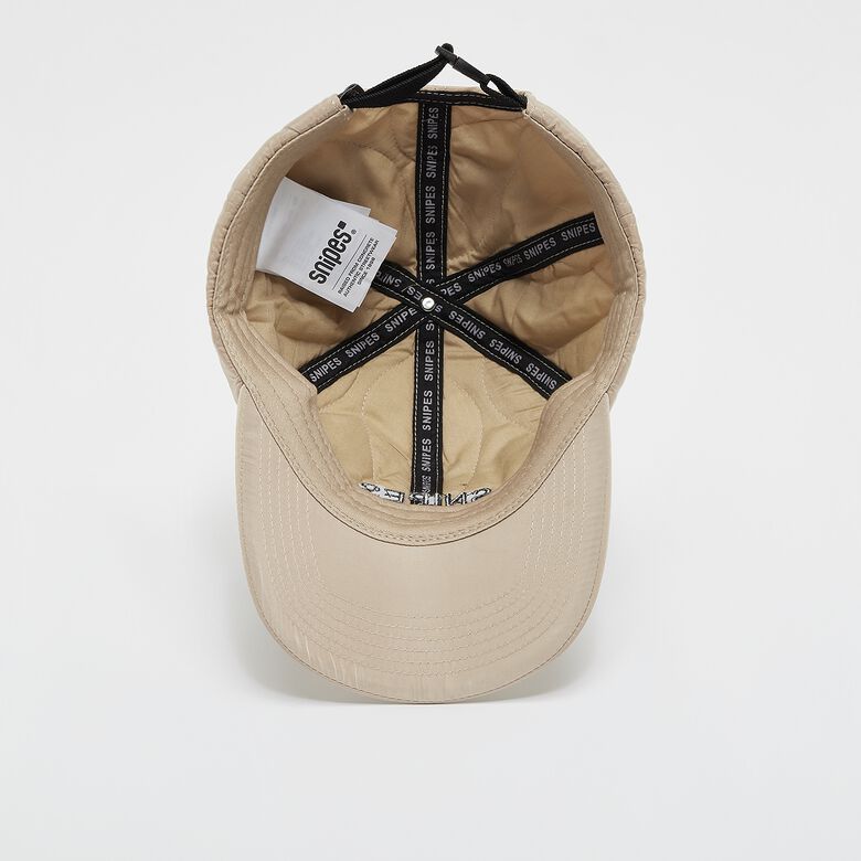 Gorra de béisbol acolchada con logo llamativo