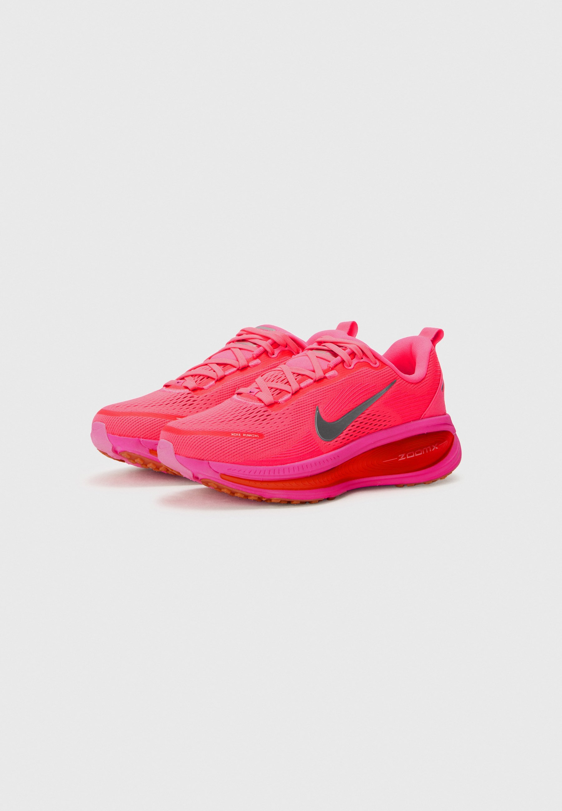 Nike Performance VOMERO 18 - Buty do biegania po asfalcie - różowe/srebrne/karmazynowe/intensywnie pomarańczowe/jasnobrązowe/intensywnie różowe