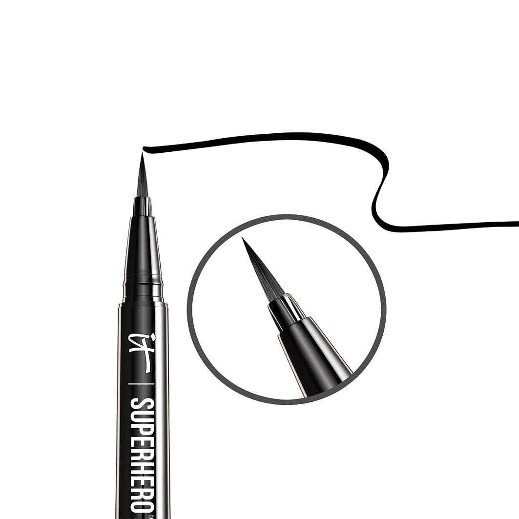 IT Cosmetics Eyeliner SUPERHERO™ No-Tug flydende penliner - 0,55 ml